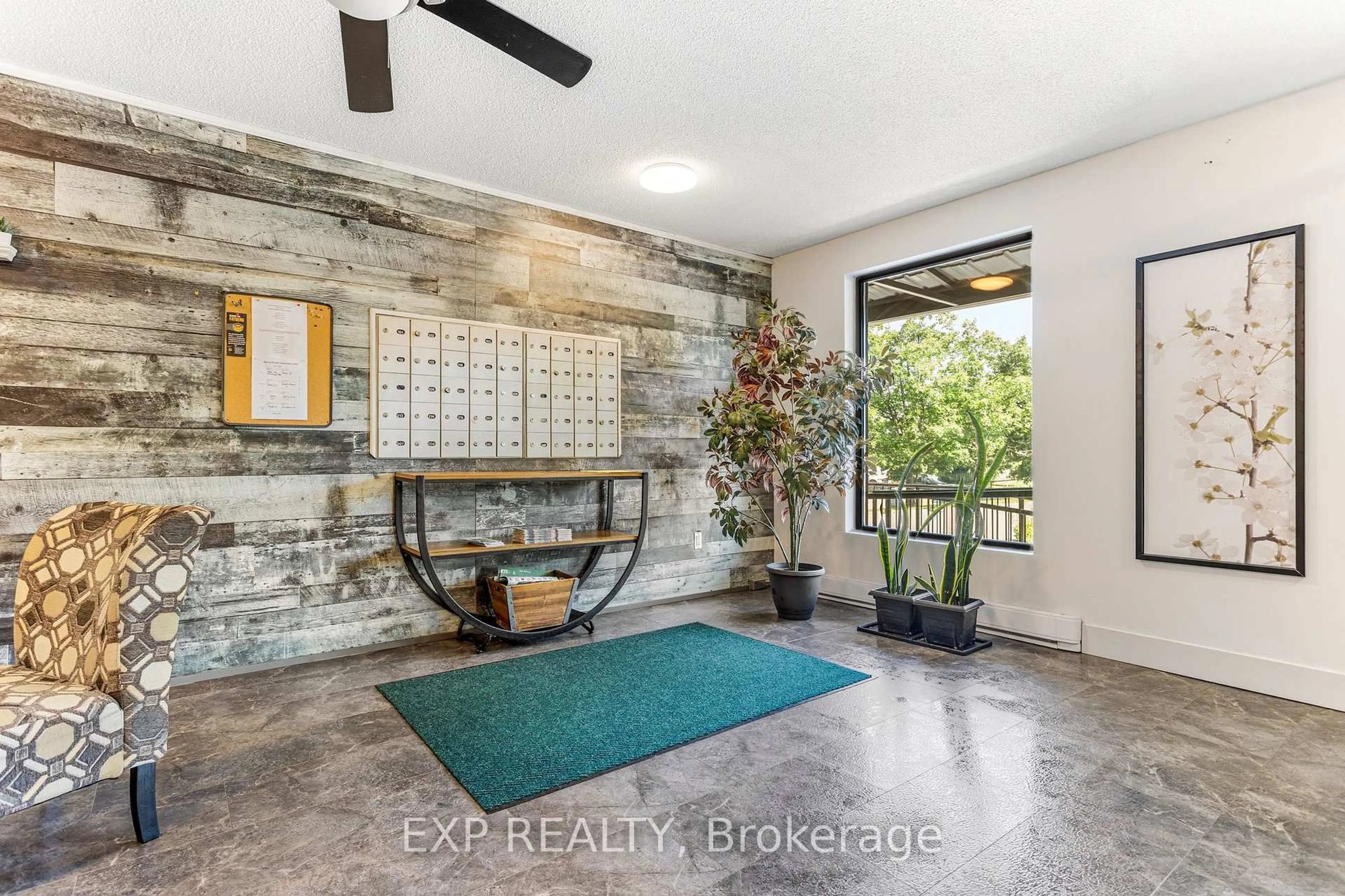 Indoor entryway for 4209 Hixon St #211, Lincoln Ontario L3J 0K2