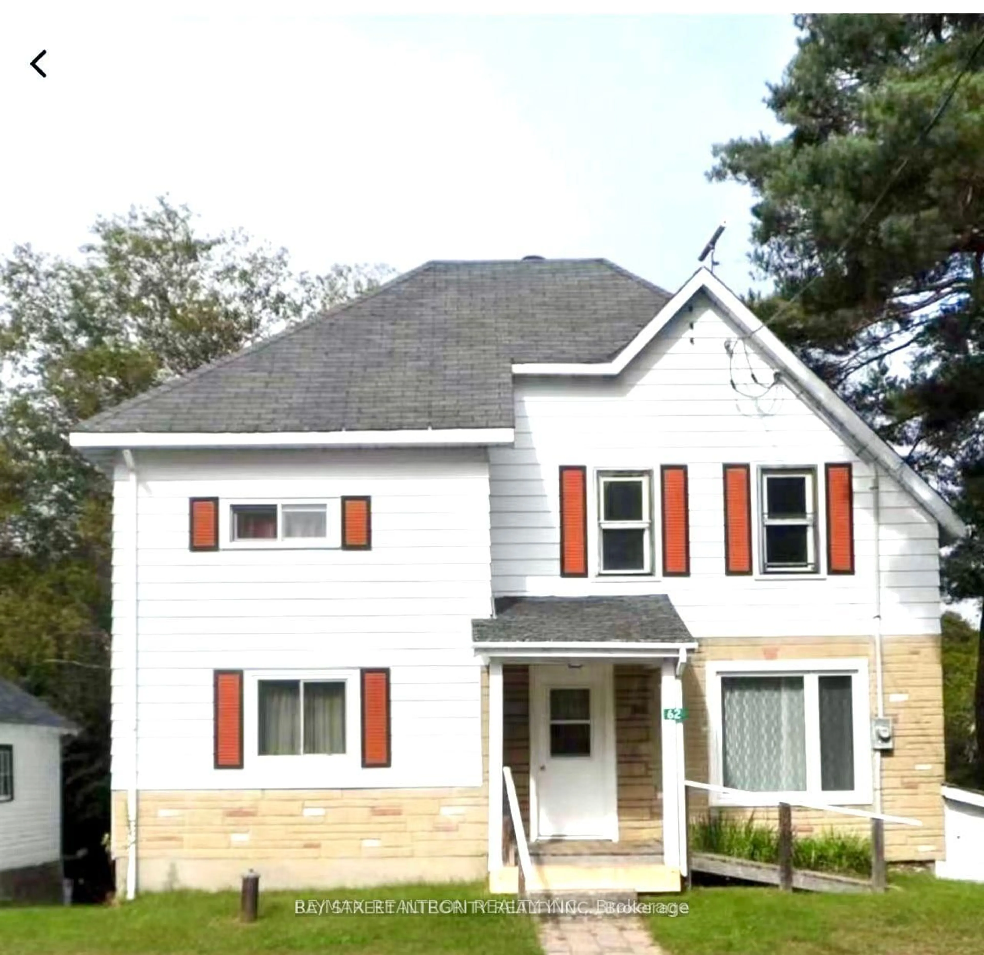 Home with vinyl exterior material, street for 62 Ottawa St, South Algonquin Ontario K0J 2M0