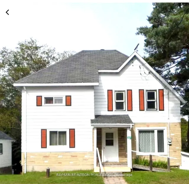 62 Ottawa St, South Algonquin 4
