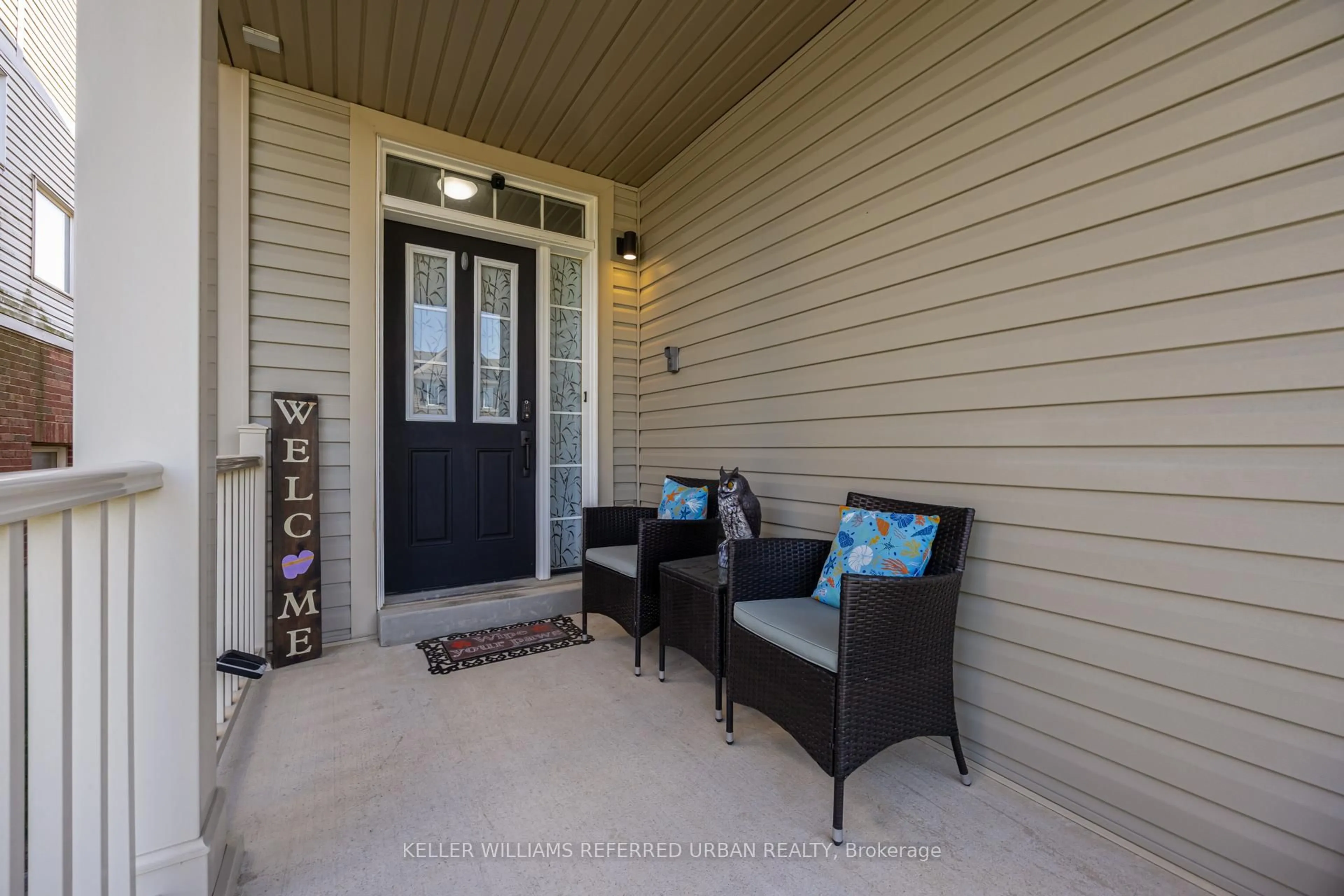 Indoor entryway for 141 Whitwell Way, Hamilton Ontario L0R 1C0