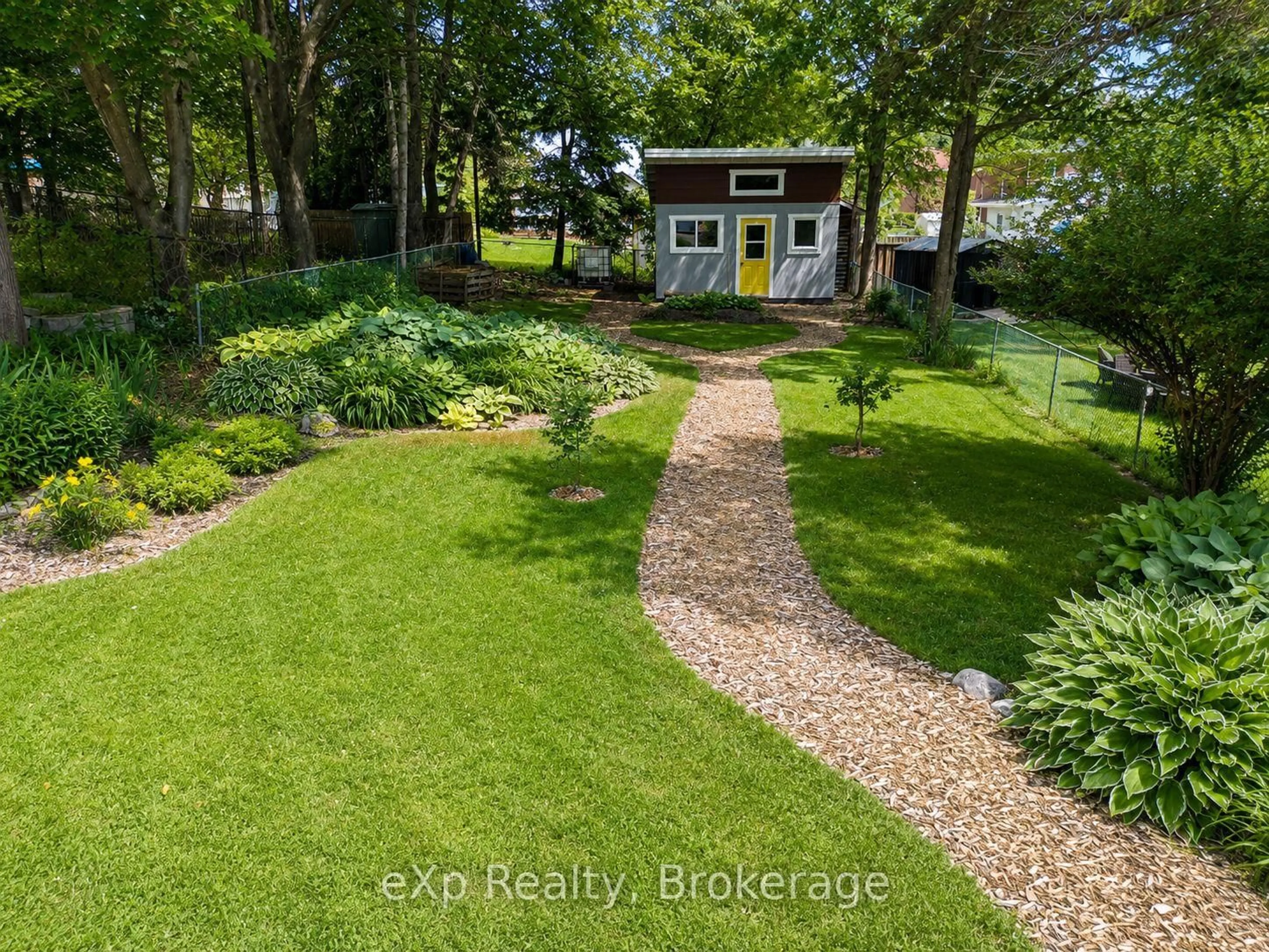 A pic from outside/outdoor area/front of a property/back of a property/a pic from drone, unknown for 596 13th A St, Owen Sound Ontario N4K 3X4