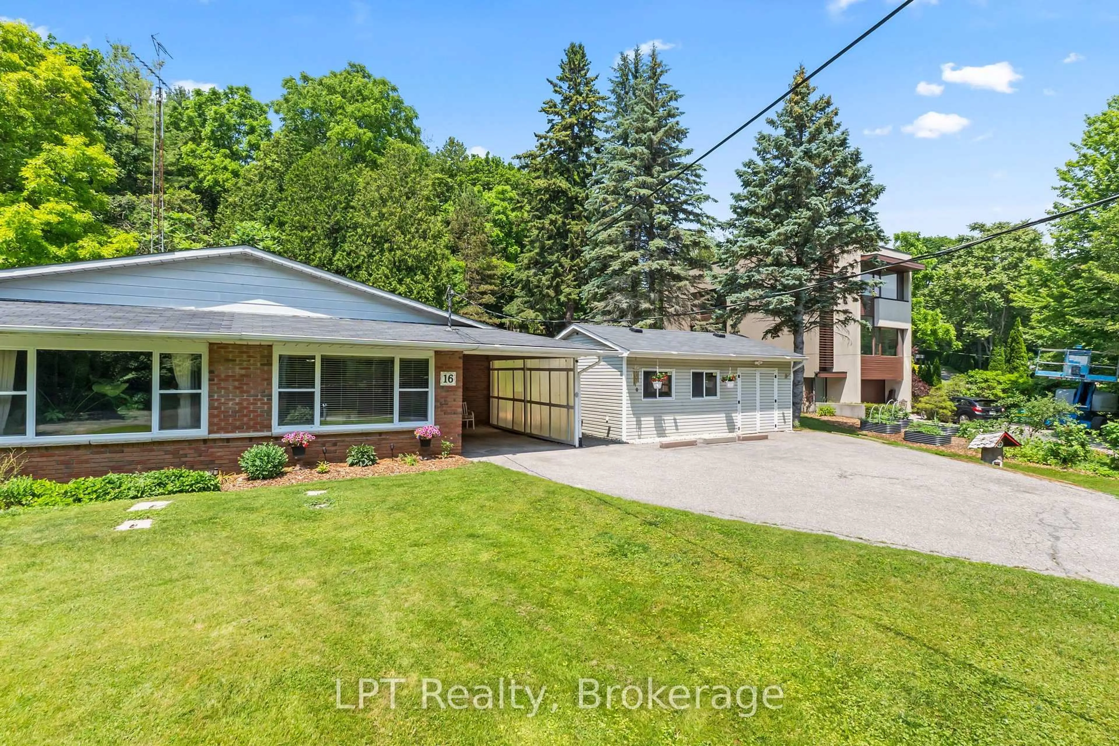 A pic from outside/outdoor area/front of a property/back of a property/a pic from drone, street for 16 Cumberland St, Port Hope Ontario L1A 1Z5