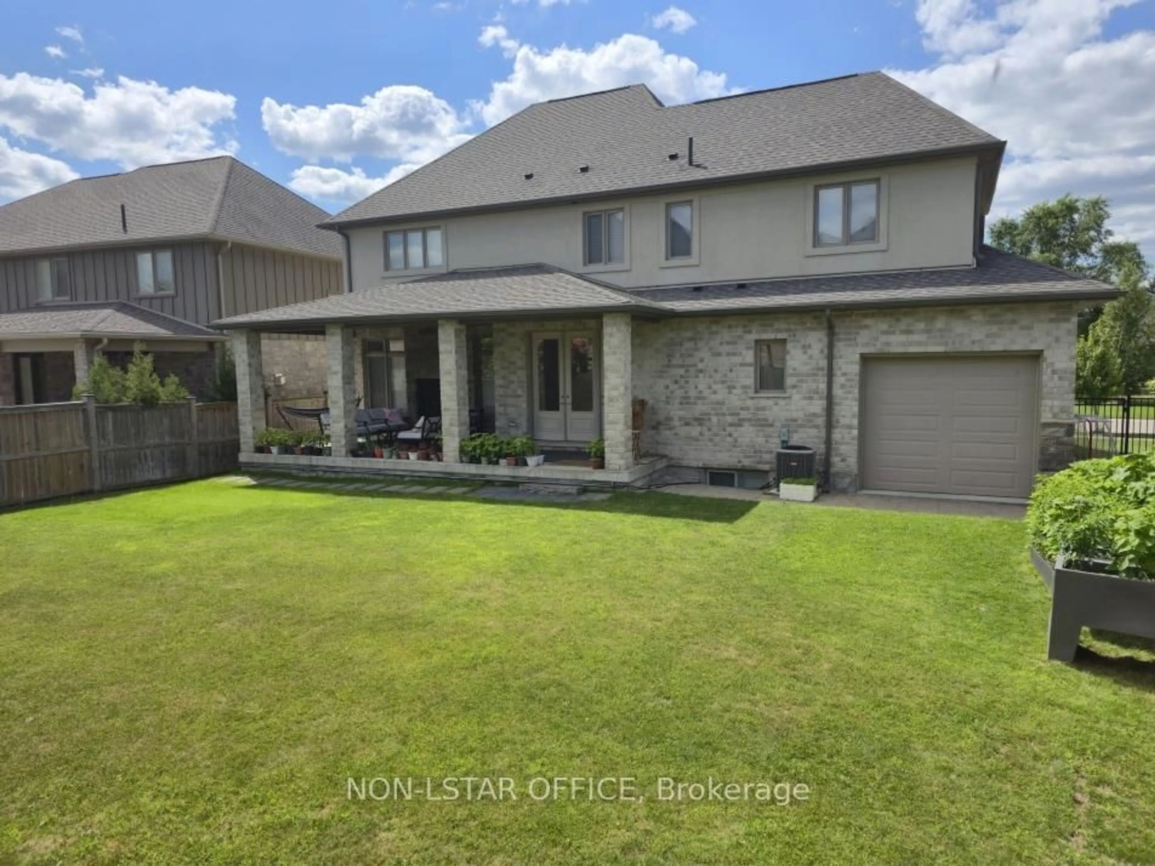 A pic from outside/outdoor area/front of a property/back of a property/a pic from drone, street for 2719 Torrey Pines Way, London North Ontario N6G 0K5