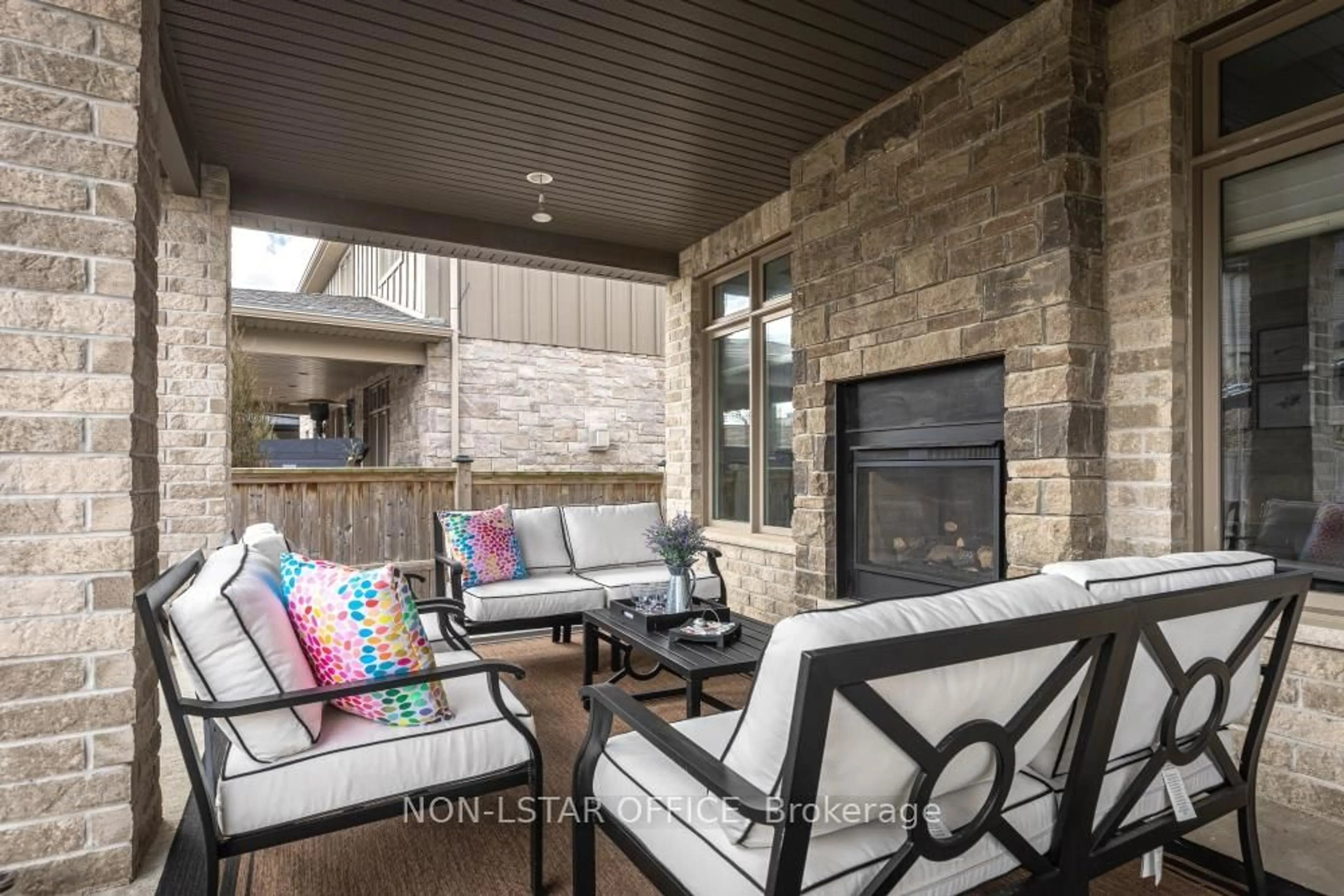 Patio, street for 2719 Torrey Pines Way, London North Ontario N6G 0K5