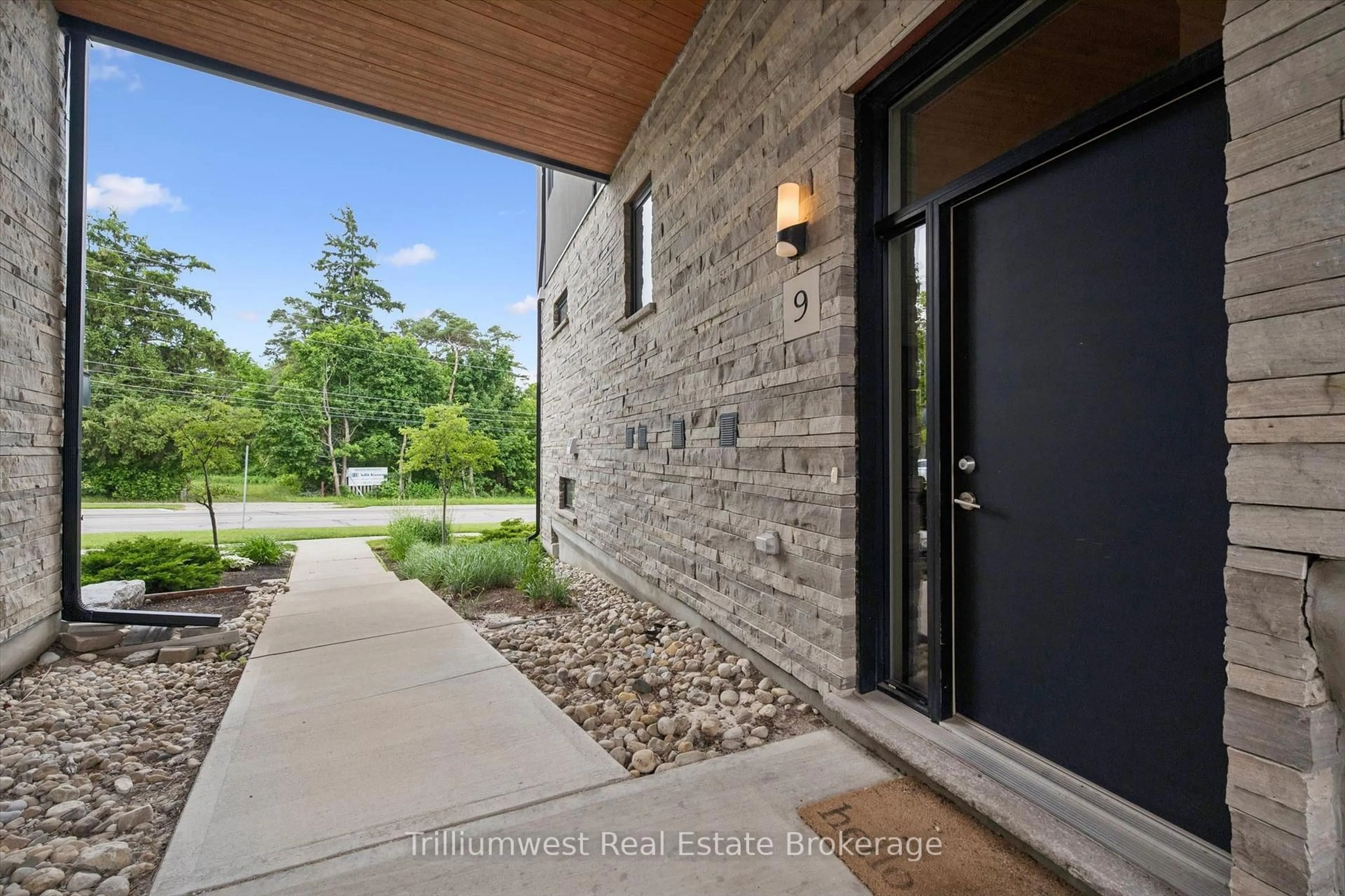 Unknown for 32 Arkell Rd #9, Guelph Ontario N1L 1G8