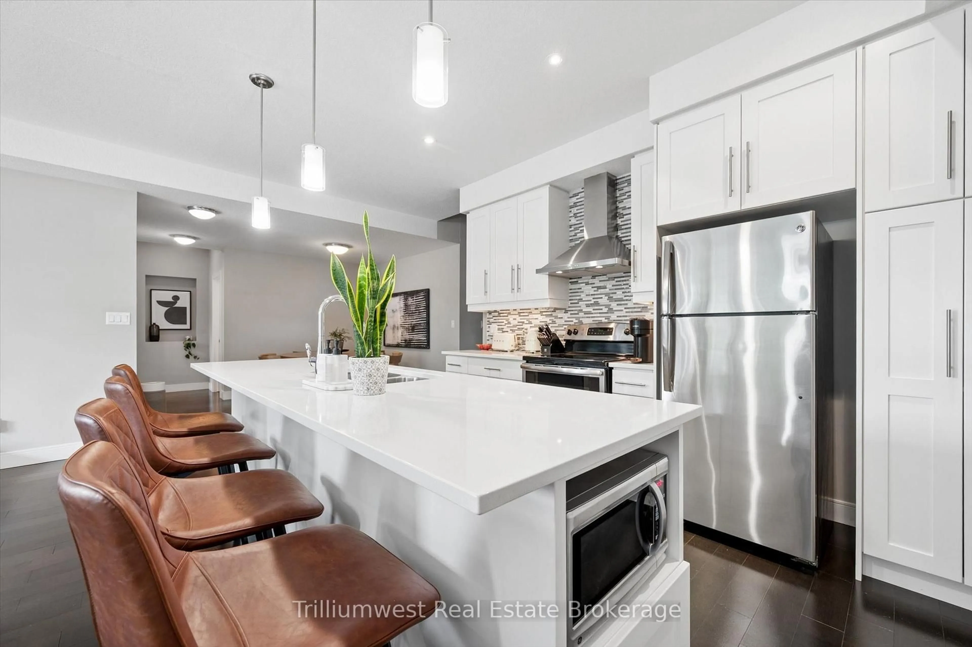 Open concept kitchen, ceramic/tile floor for 32 Arkell Rd #9, Guelph Ontario N1L 1G8