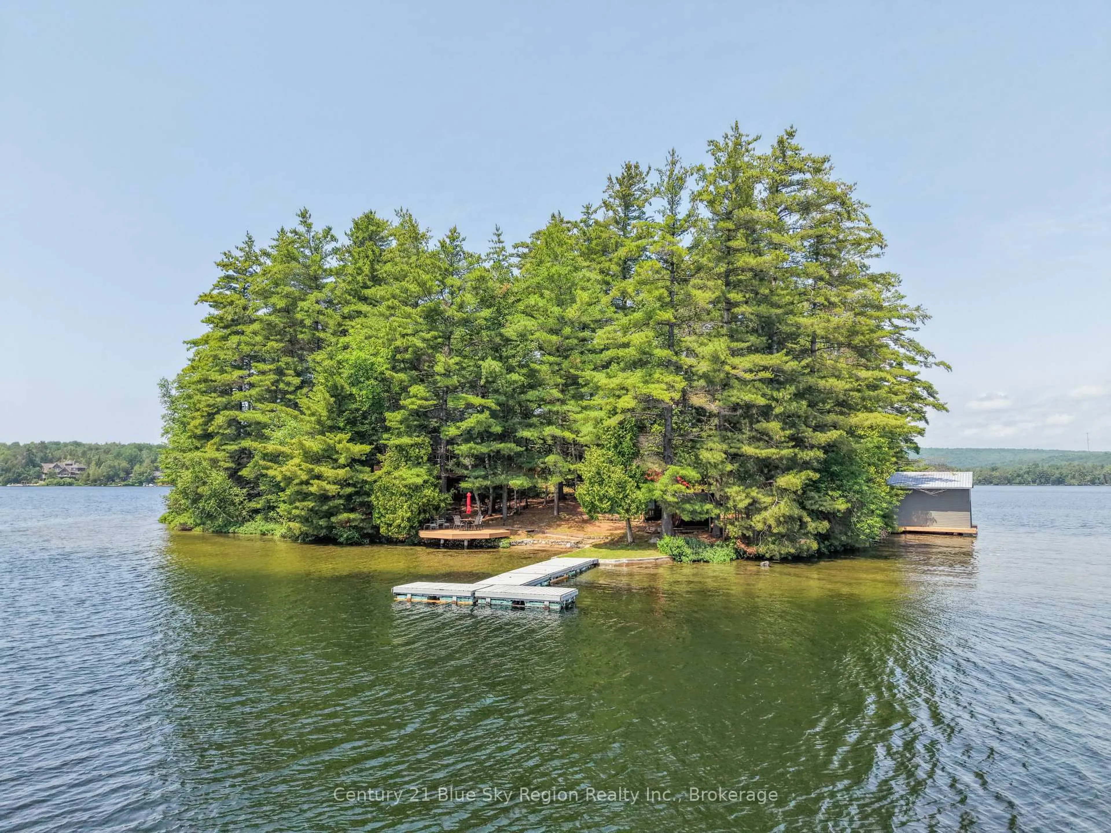 A pic from outside/outdoor area/front of a property/back of a property/a pic from drone, water/lake/river/ocean view for 1 Murdoch Island, North Bay Ontario P1B 8G4