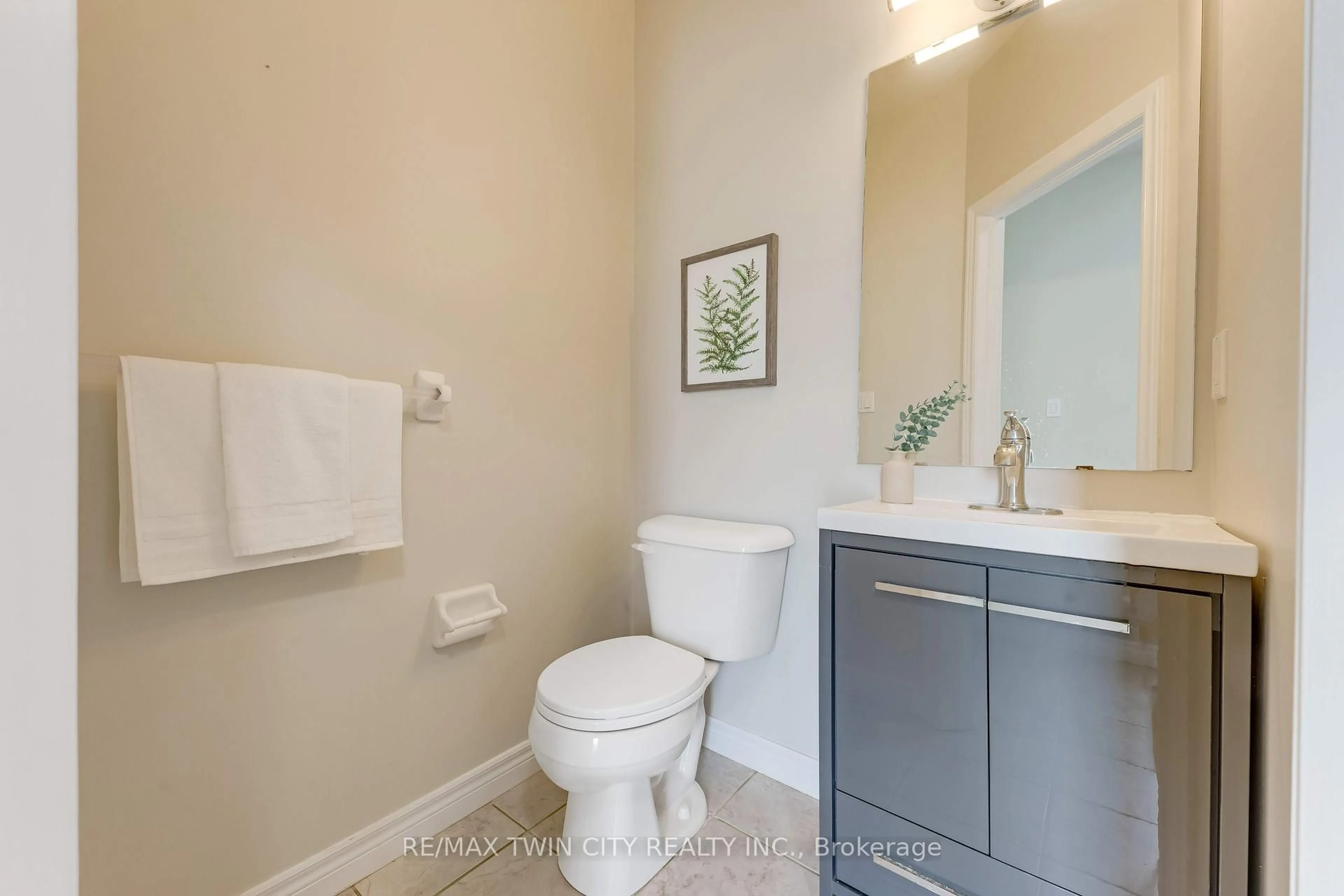 Standard bathroom, unknown for 430 Kelso Dr, Waterloo Ontario N2V 2S1