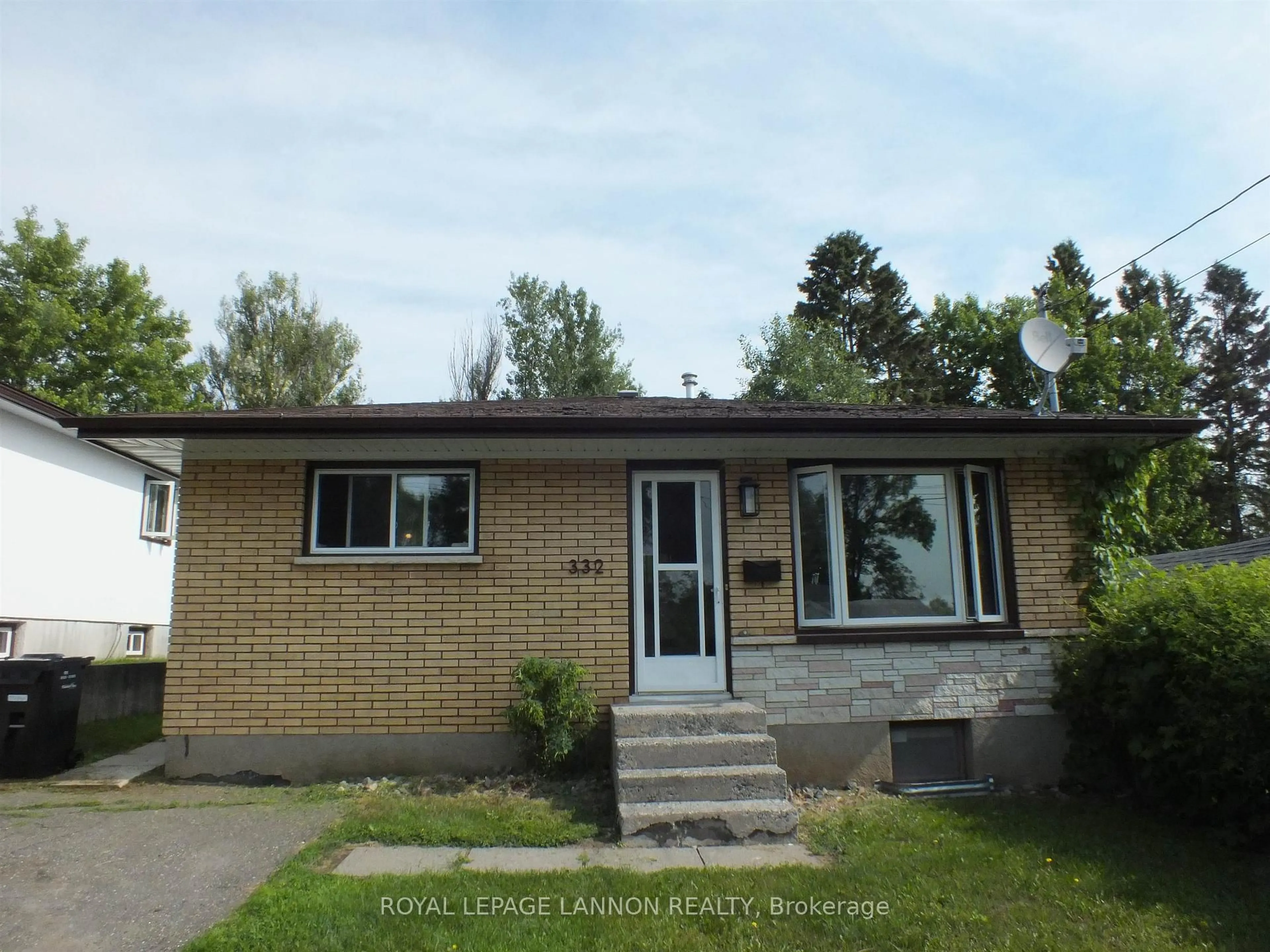 Unknown for 332 Erle St, Thunder Bay Ontario P7A 1N5