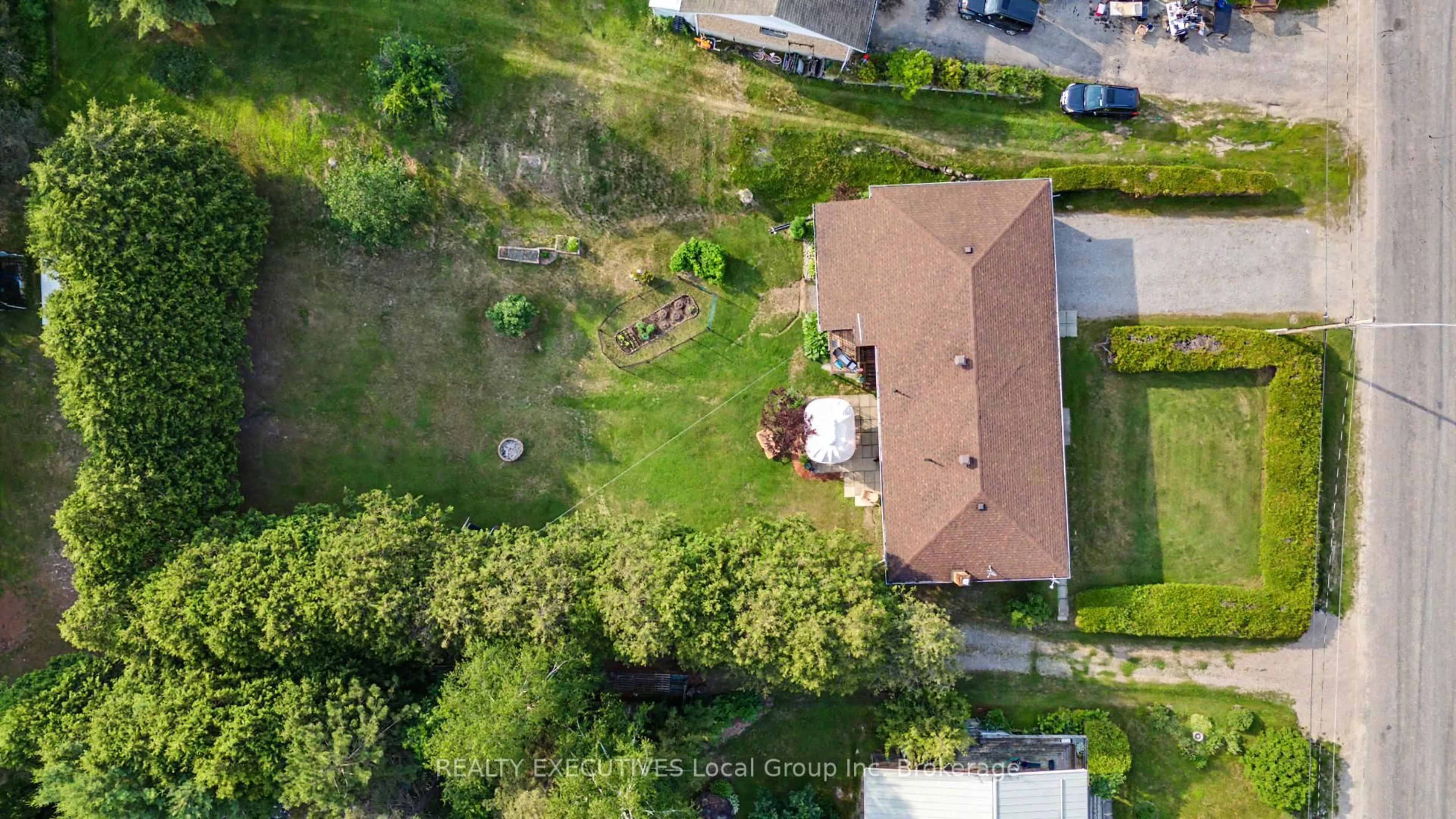 A pic from outside/outdoor area/front of a property/back of a property/a pic from drone, street for 1005 PINECREEK Rd, Callander Ontario P0H 1H0