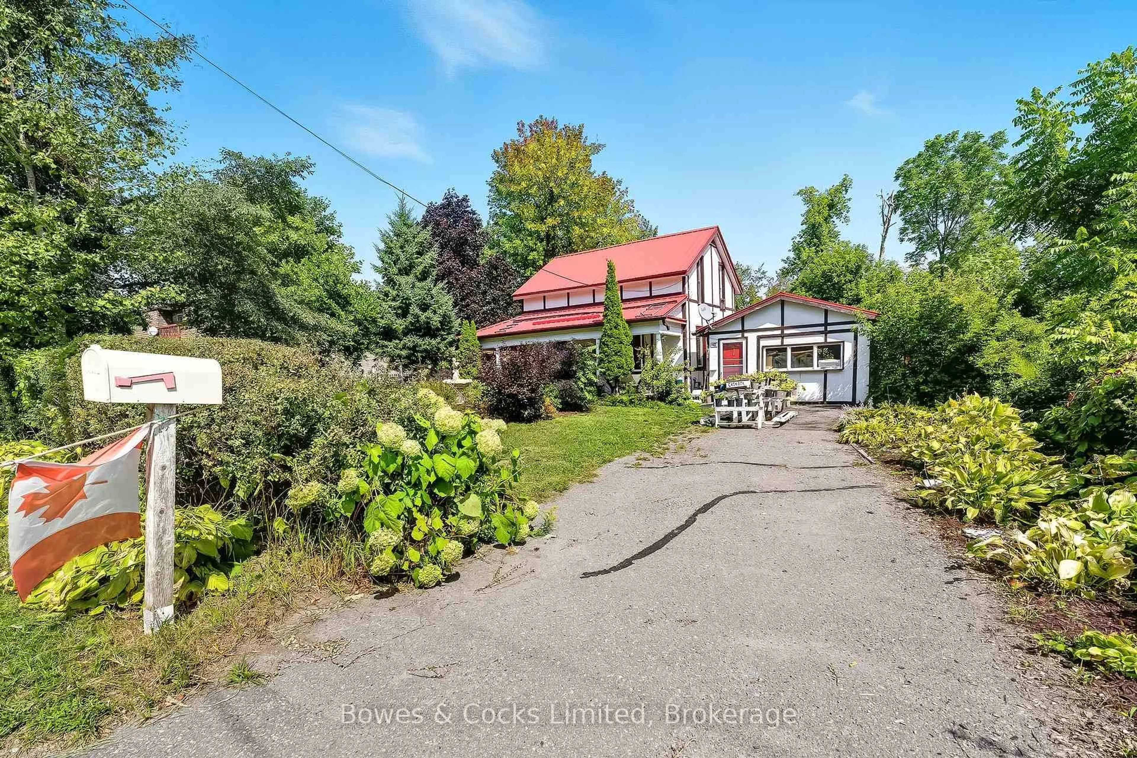 A pic from outside/outdoor area/front of a property/back of a property/a pic from drone, street for 40 Victoria St, Asphodel-Norwood Ontario K0L 2V0