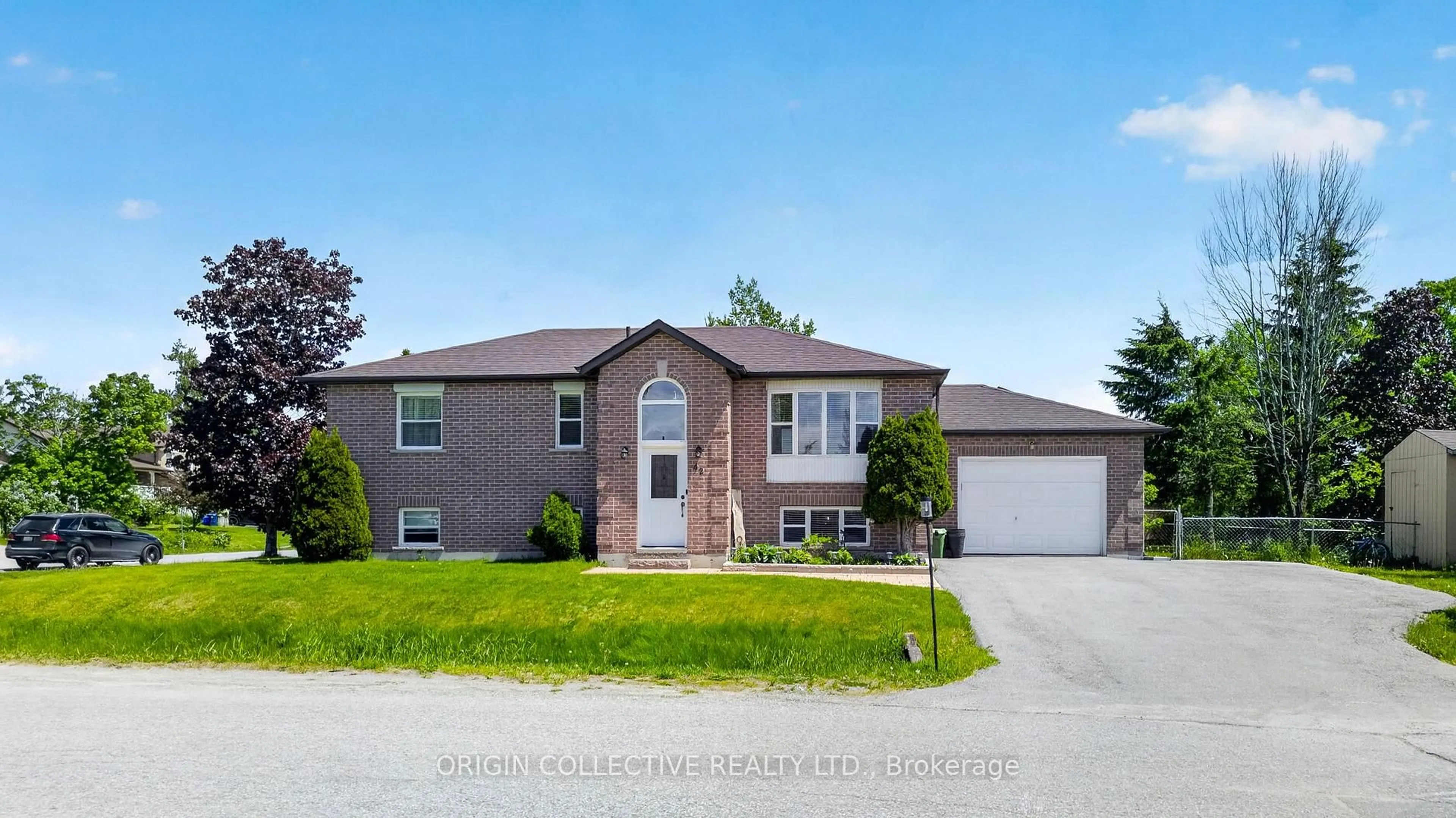 Home with vinyl exterior material, street for 42 Sarah Cres, Kawartha Lakes Ontario K0M 2W0