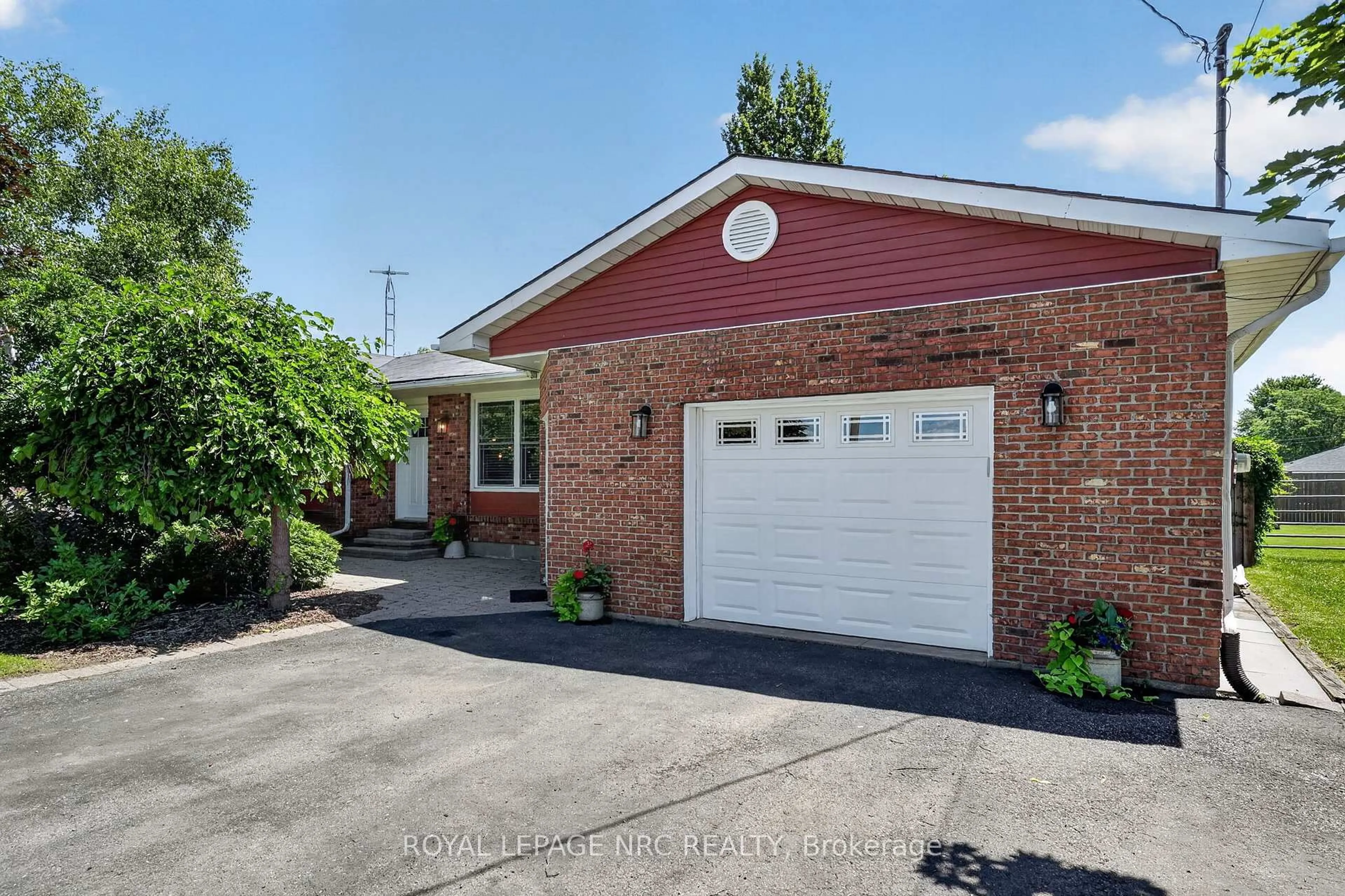 Home with brick exterior material, street for 3532 BLACK CREEK Rd, Fort Erie Ontario L0S 1S0