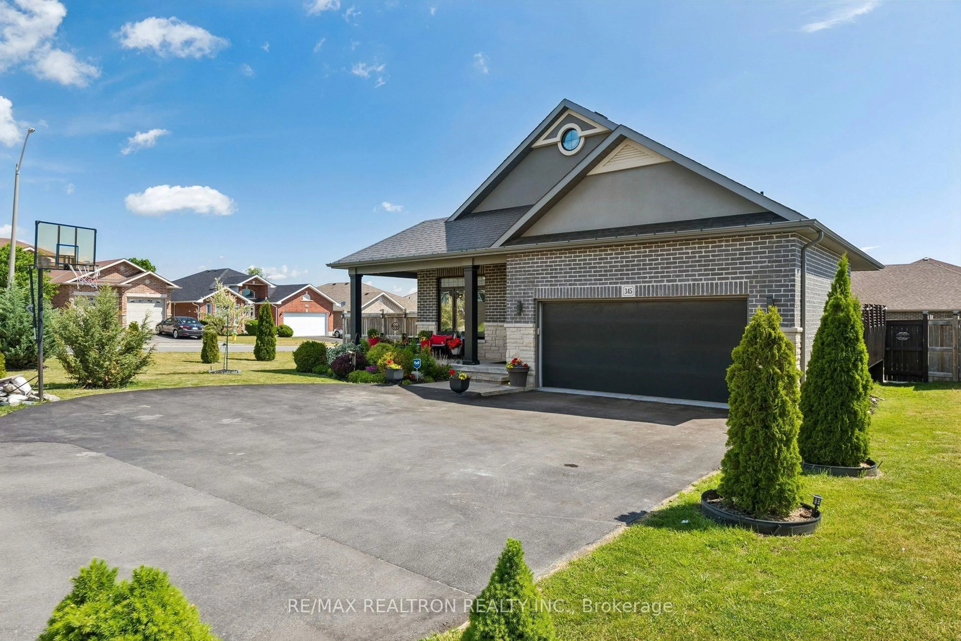 A pic from outside/outdoor area/front of a property/back of a property/a pic from drone, street for 345 Farnham Rd, Belleville Ontario K8N 4Z5