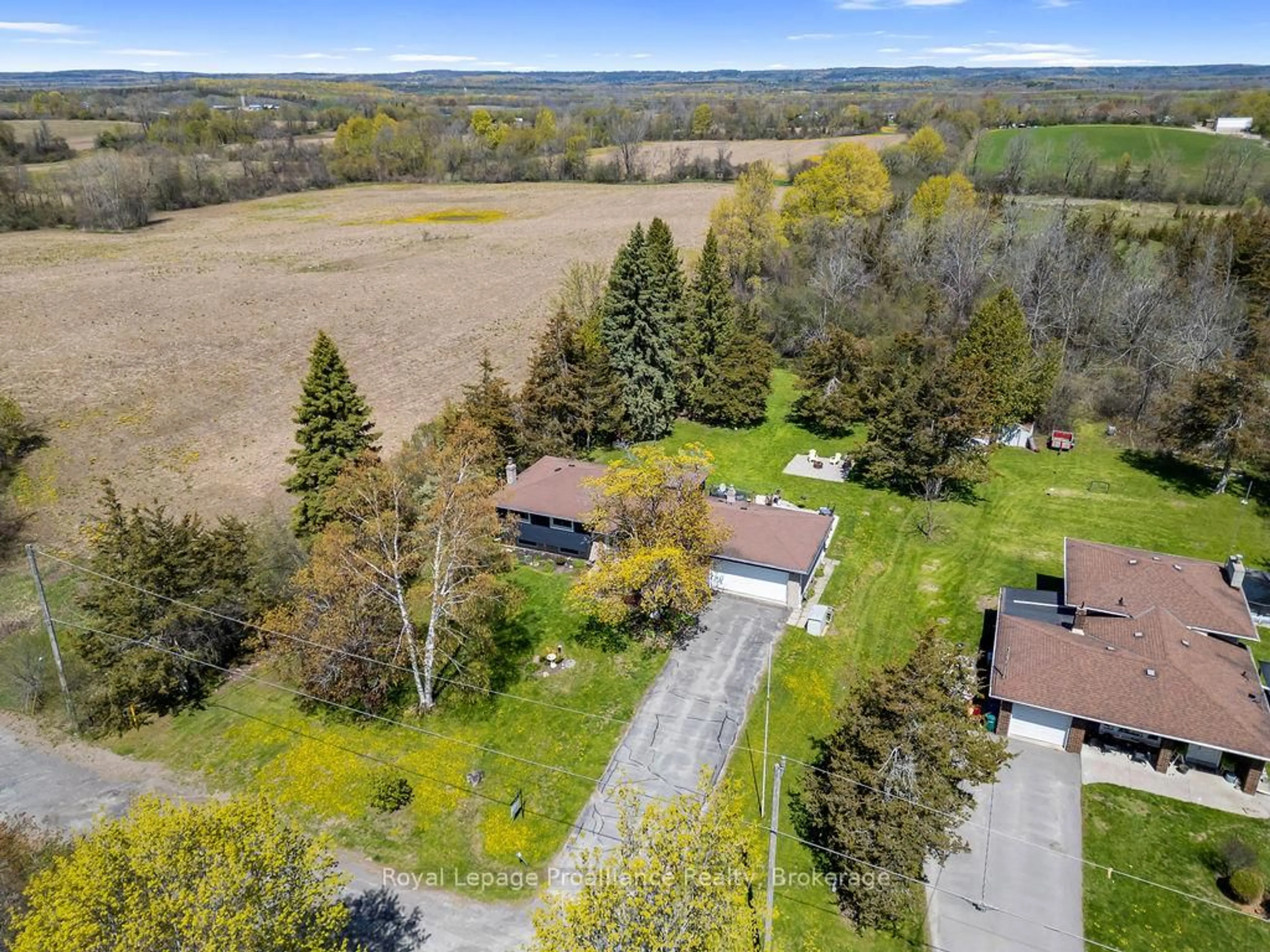 A pic from outside/outdoor area/front of a property/back of a property/a pic from drone, unknown for 202 Huntingwood Dr, Belleville Ontario K8N 4Z5