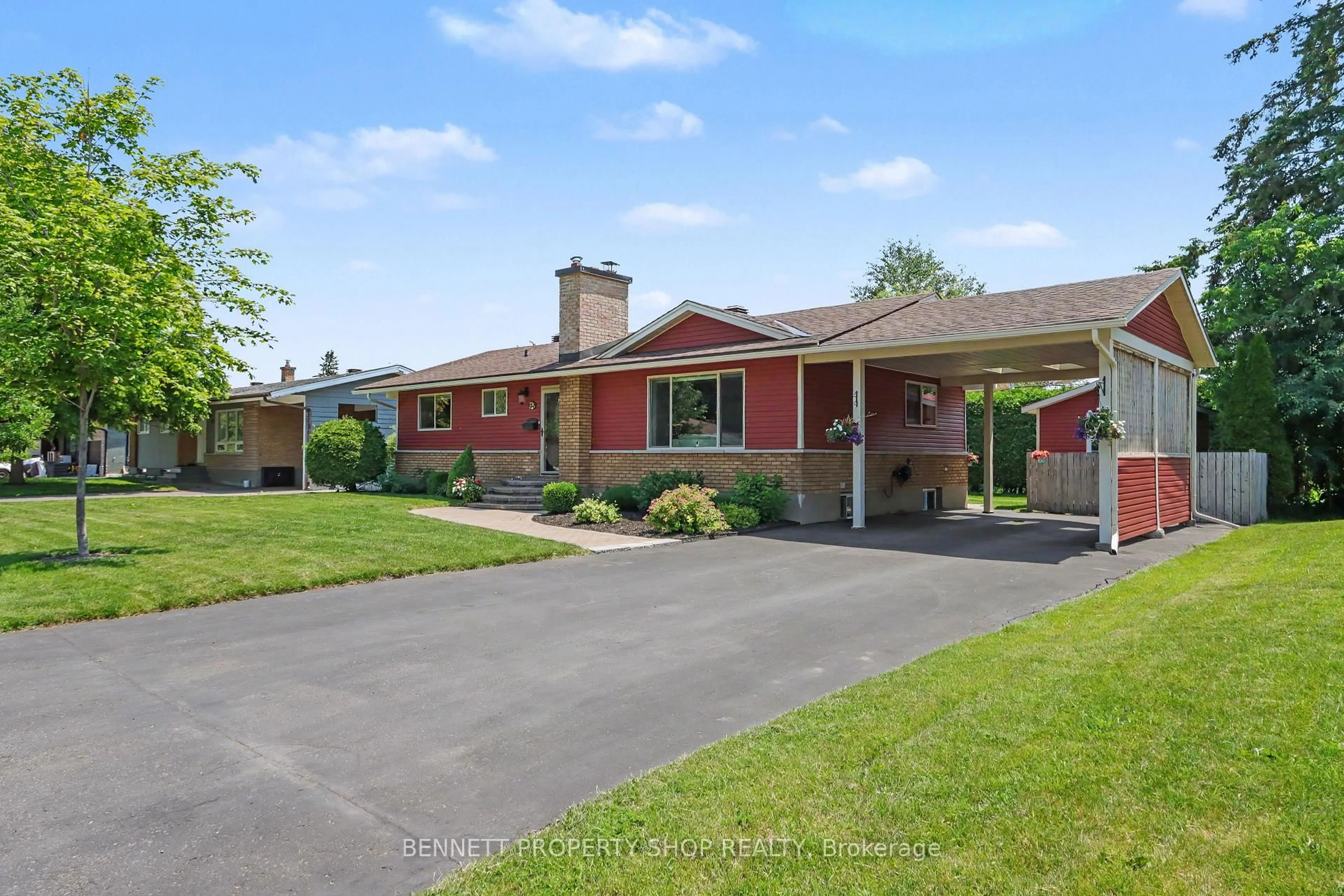 Home with brick exterior material, street for 28 Majestic Dr, Ottawa Ontario K2G 1C7