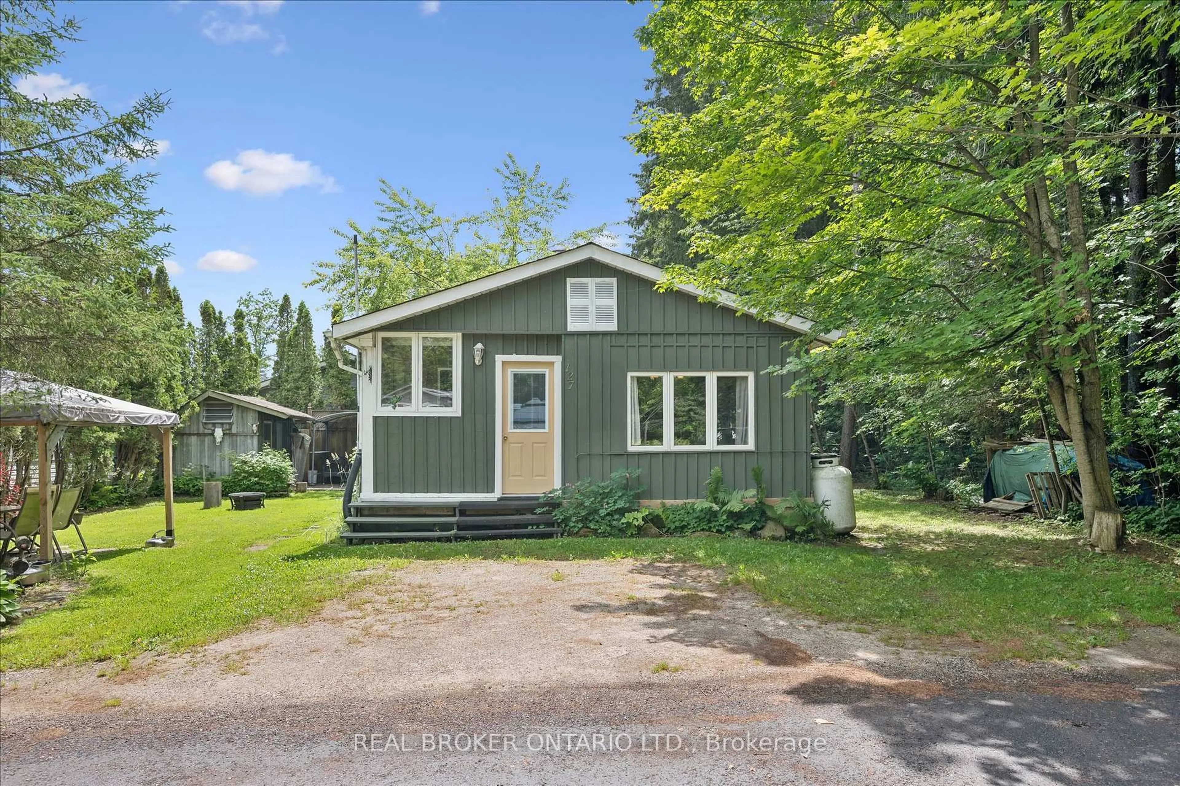 Unknown for 127 Cedar Cres, Centre Wellington Ontario N1M 2W5