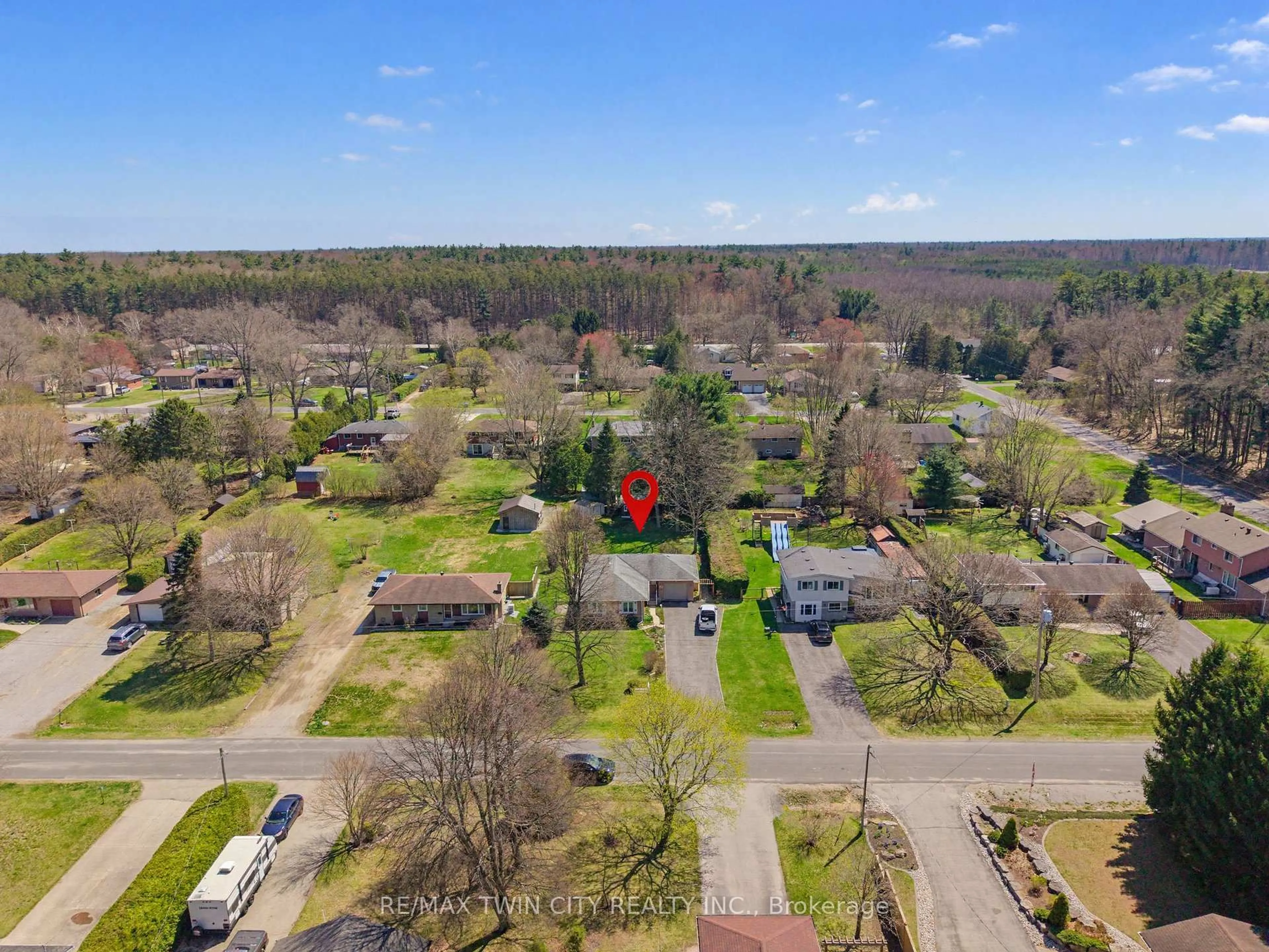 A pic from outside/outdoor area/front of a property/back of a property/a pic from drone, unknown for 65 Lyndhurst Ave, Norfolk Ontario N3Y 4J9