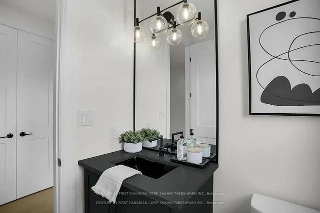 2299 Darwin Cres, London South 3