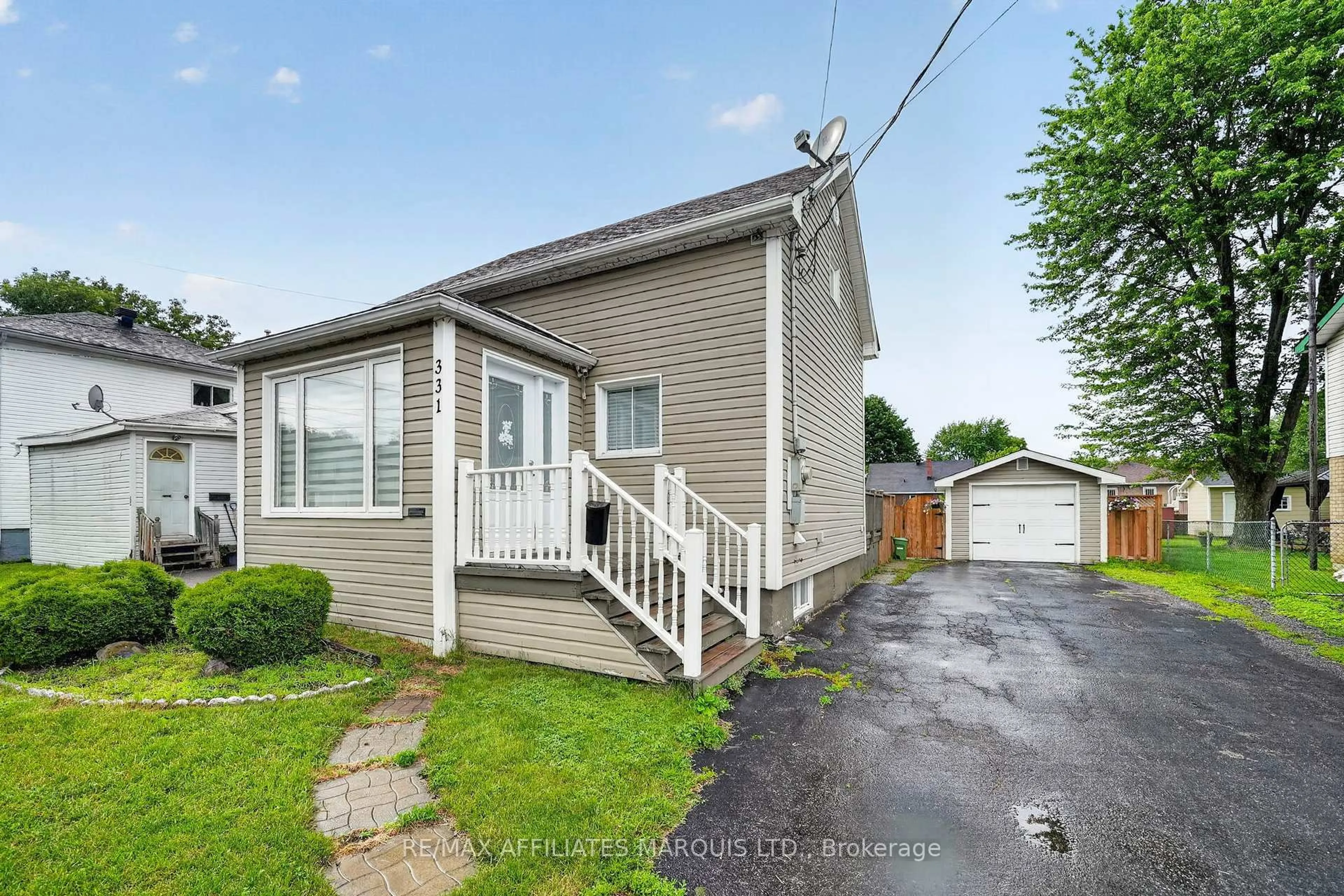 A pic from outside/outdoor area/front of a property/back of a property/a pic from drone, street for 331 Sixth St, Cornwall Ontario K6J 2X1