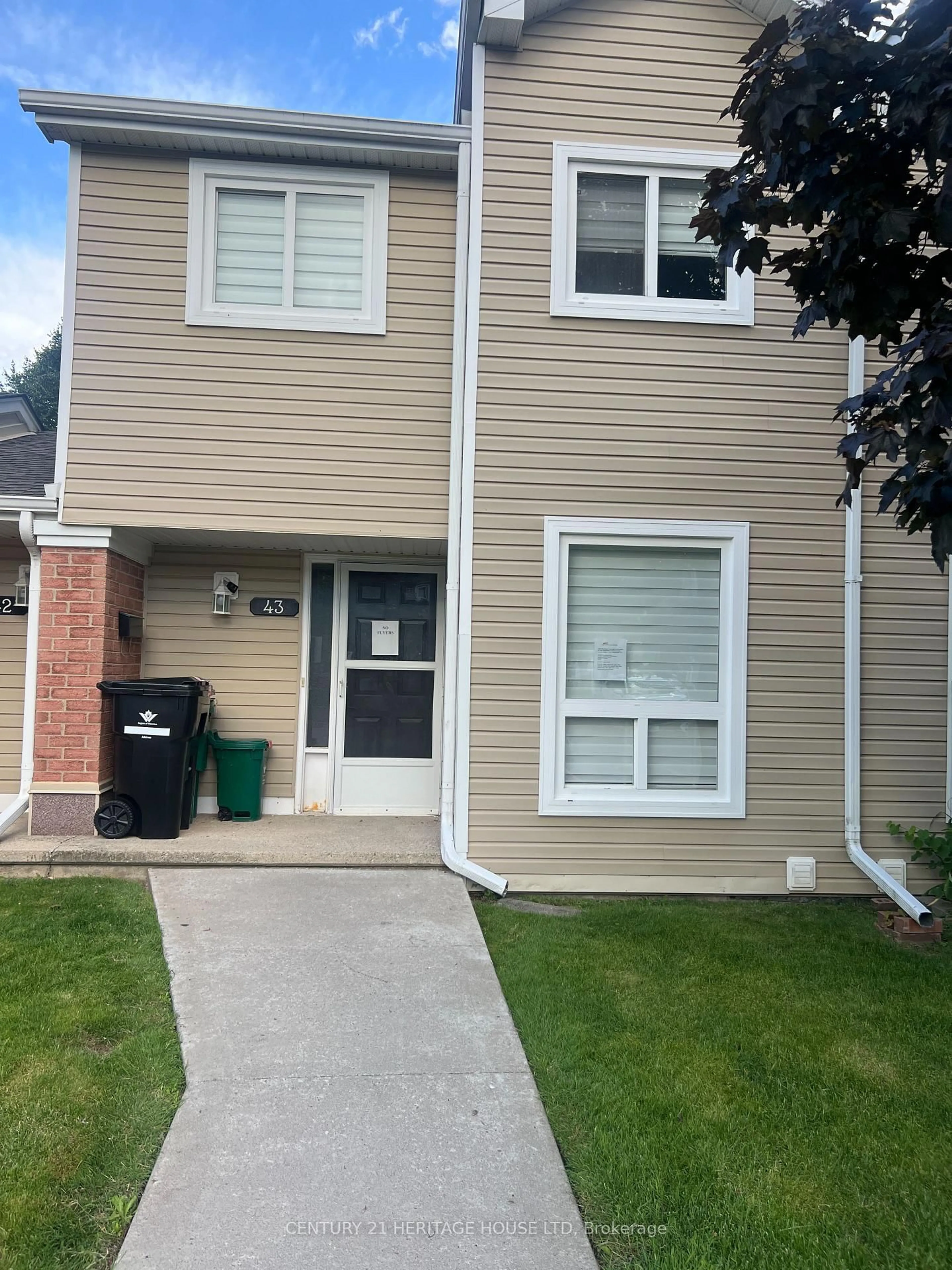 Home with vinyl exterior material, street for 160 Rittenhouse Rd #43, Kitchener Ontario N2E 3G7