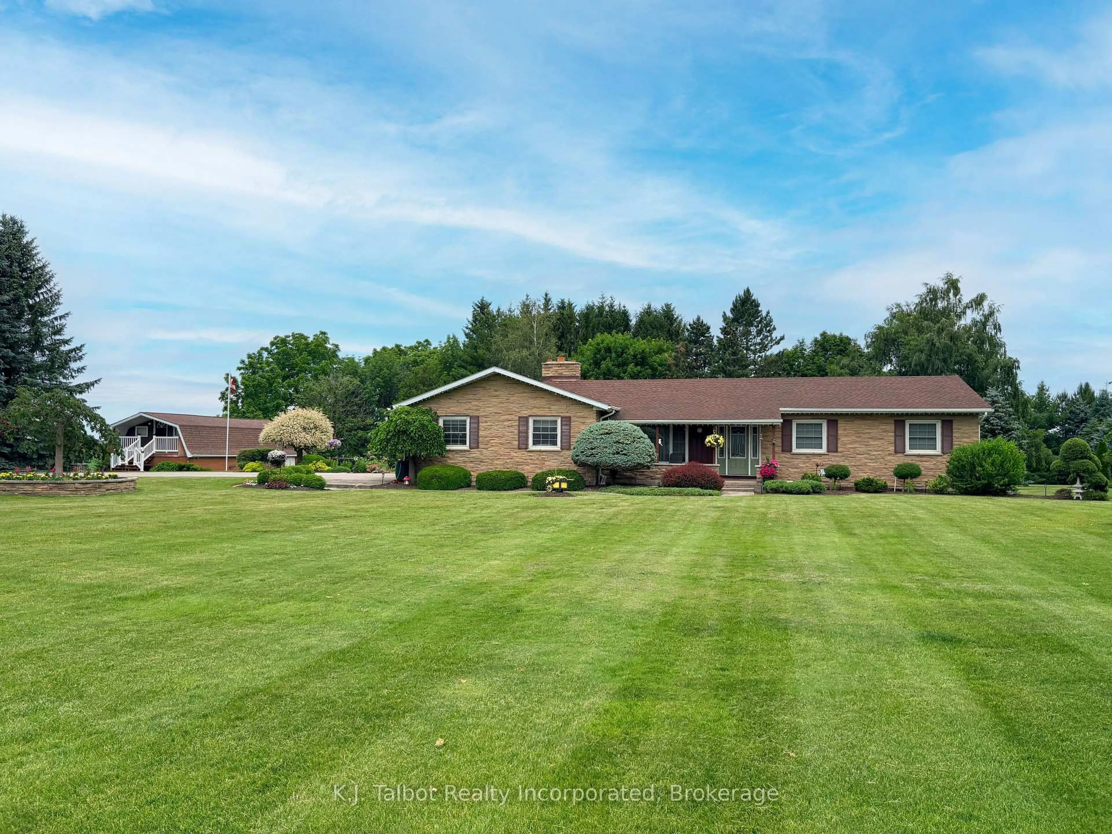 A pic from outside/outdoor area/front of a property/back of a property/a pic from drone, unknown for 41342 Walton Rd, Morris Turnberry Ontario N0K 1Z0