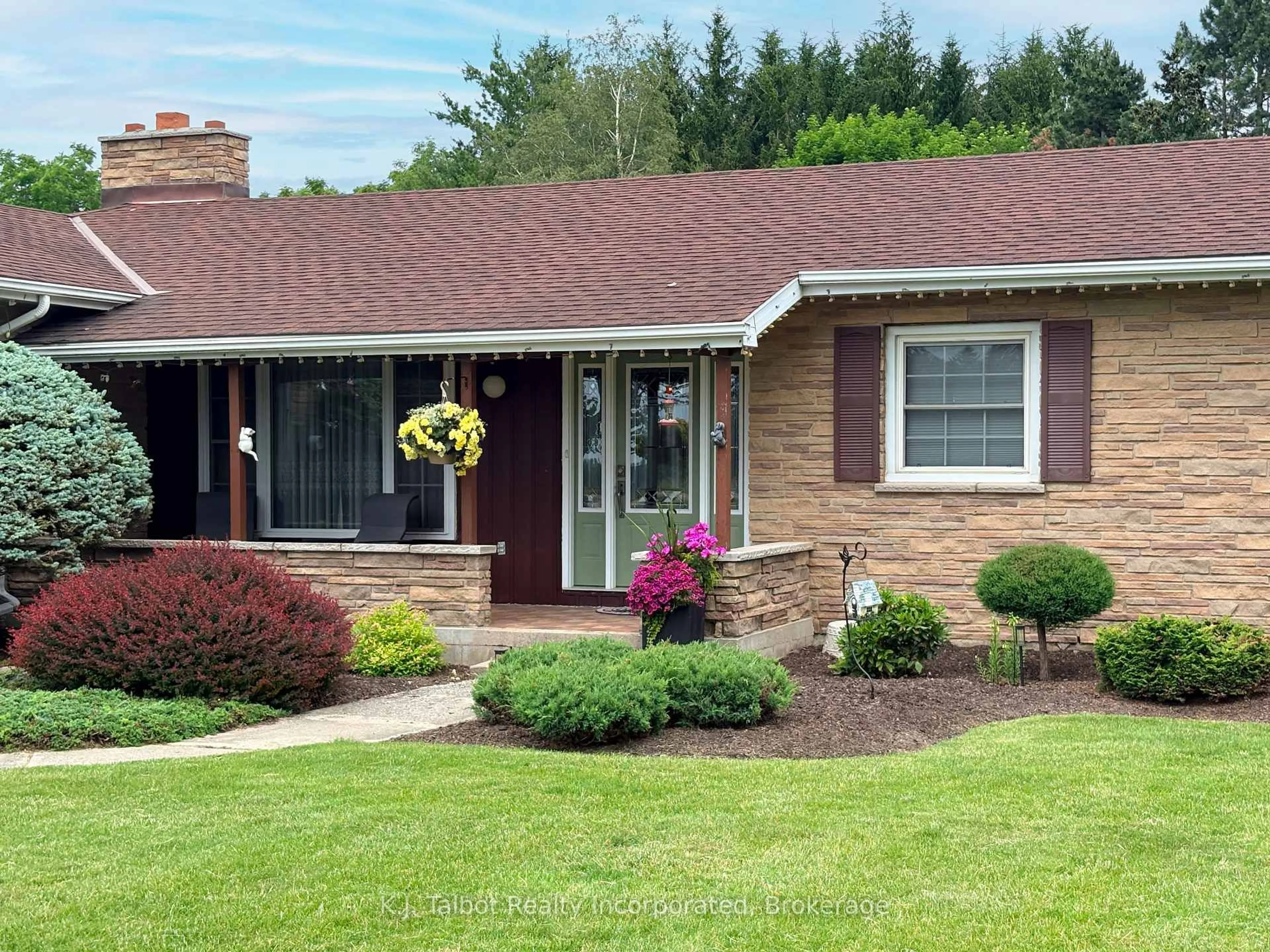 Home with brick exterior material, street for 41342 Walton Rd, Morris Turnberry Ontario N0K 1Z0