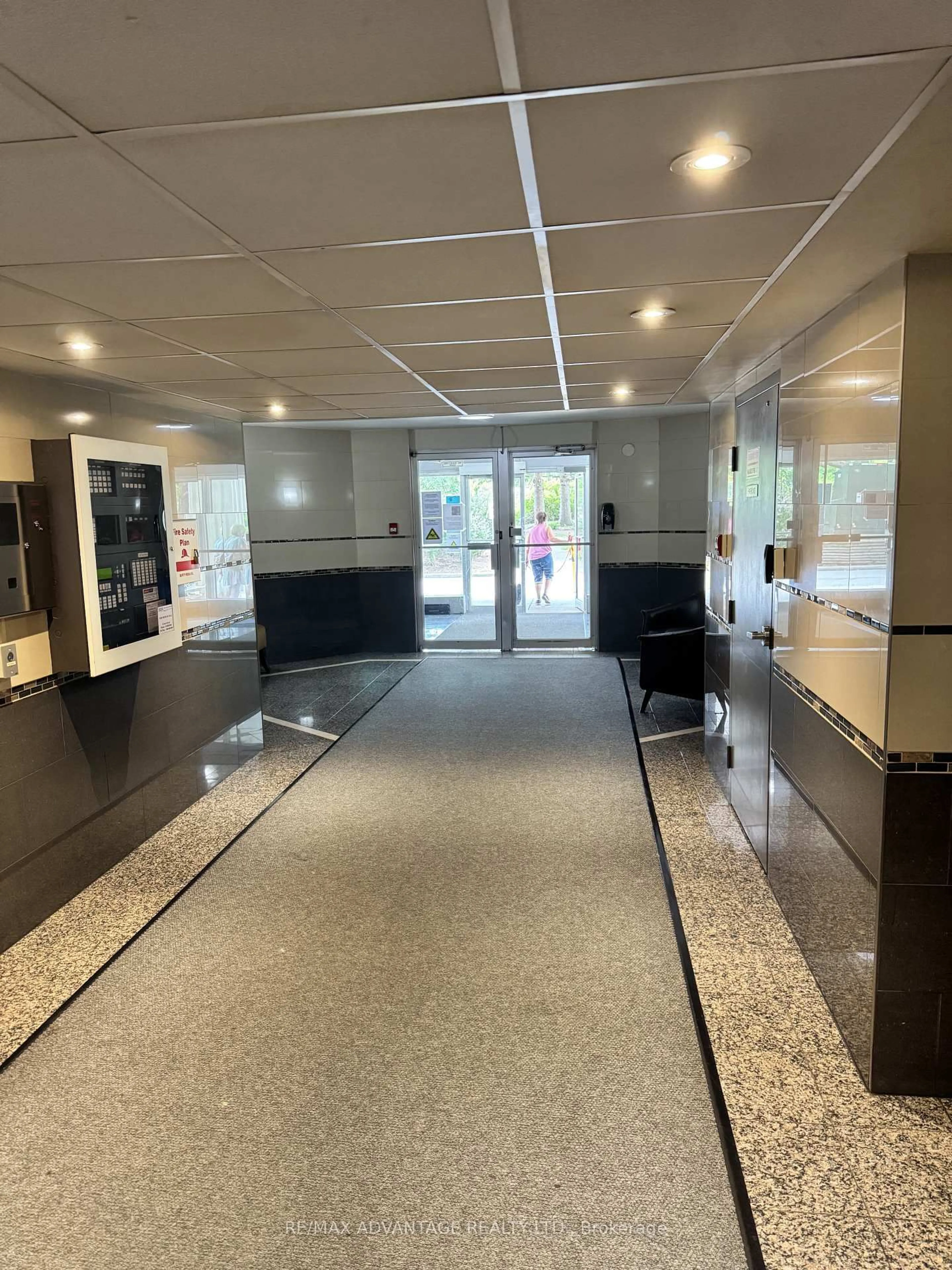 Lobby for 1103 Jalna Blvd #904, London South Ontario N6E 2S9