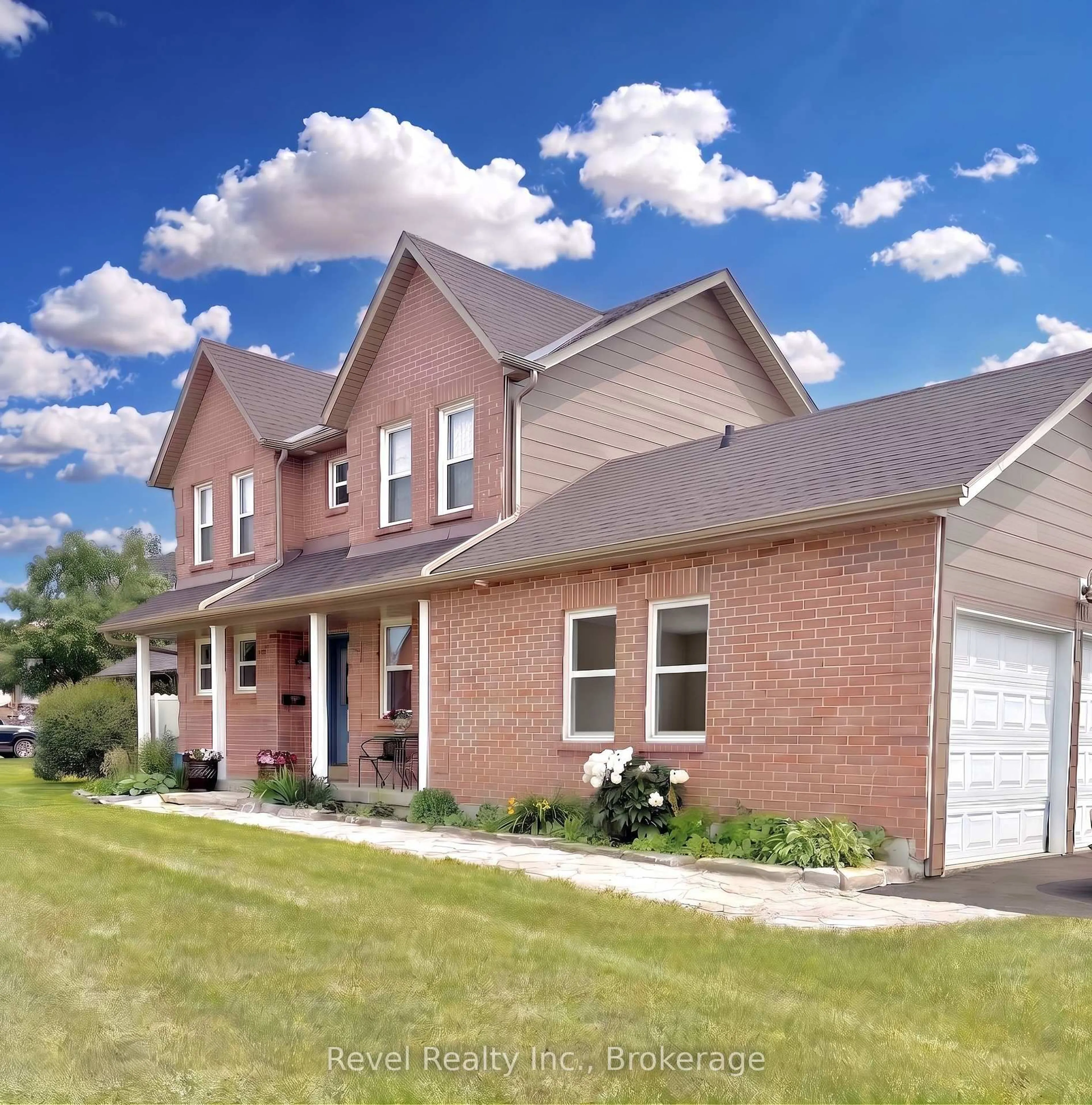 Home with brick exterior material, street for 284 Victoria Ave, Kawartha Lakes Ontario K9V 6A8
