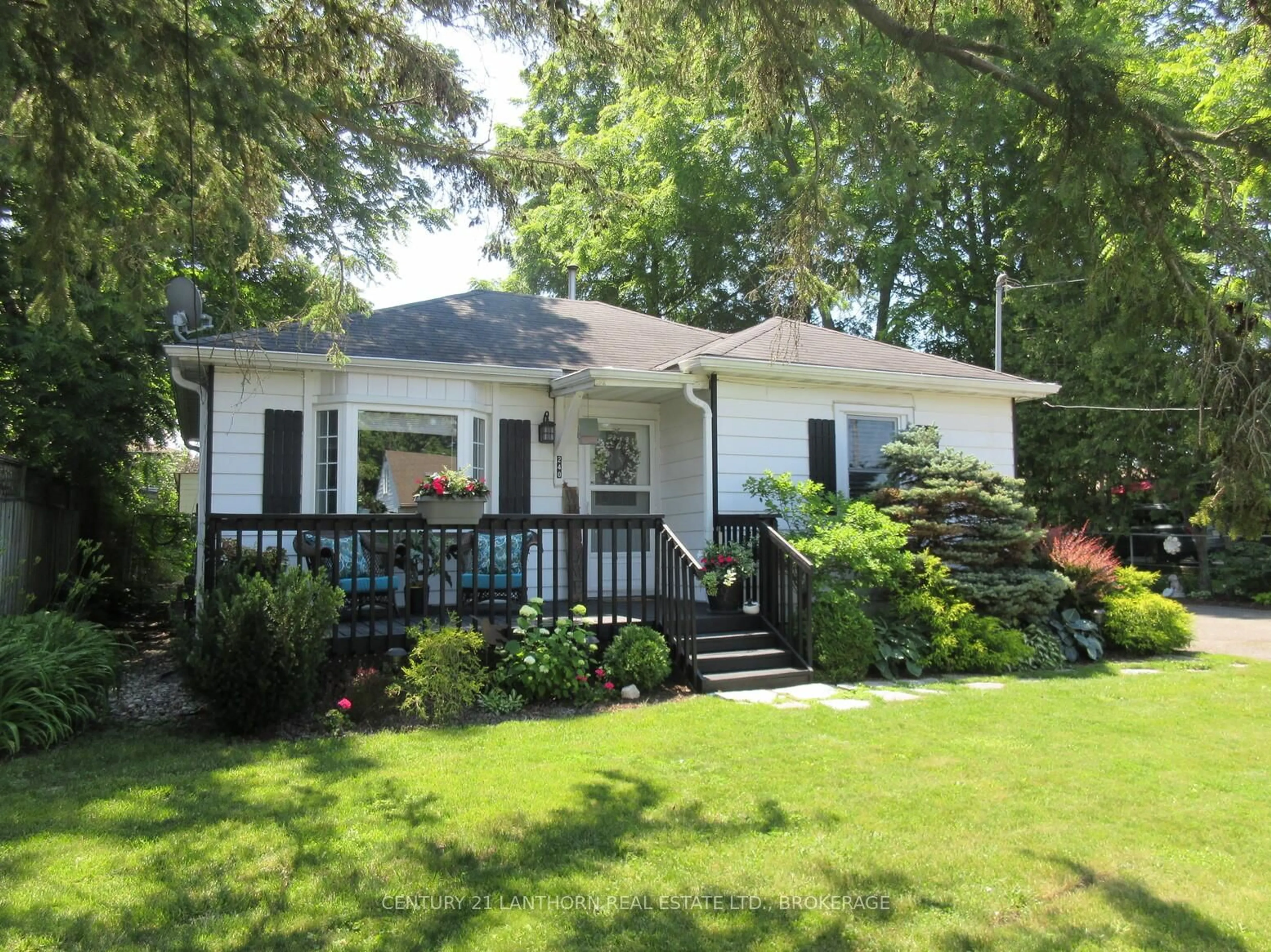 Home with vinyl exterior material, street for 240 Thomas St, Greater Napanee Ontario K7R 2H9
