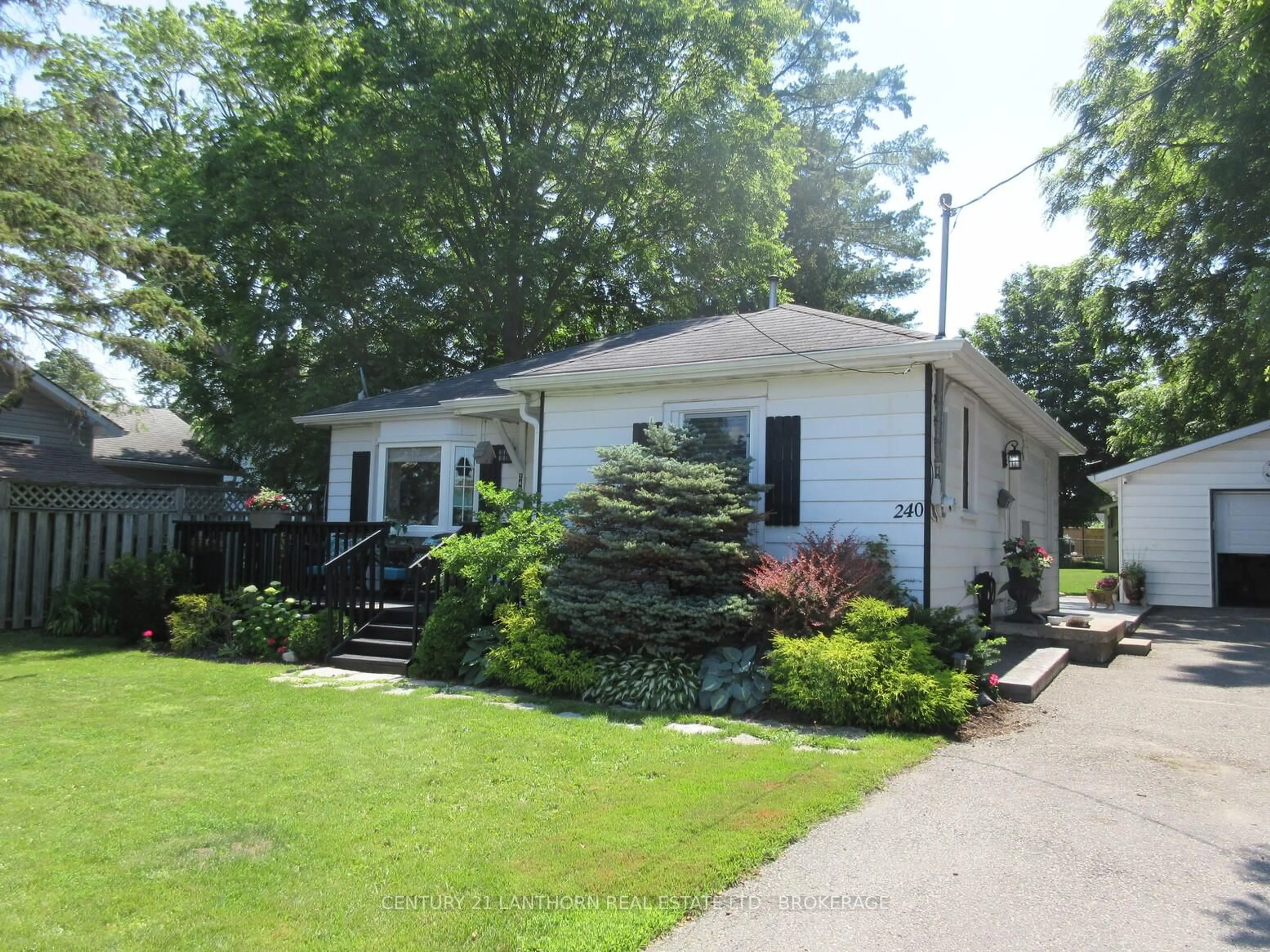 Home with vinyl exterior material, street for 240 Thomas St, Greater Napanee Ontario K7R 2H9