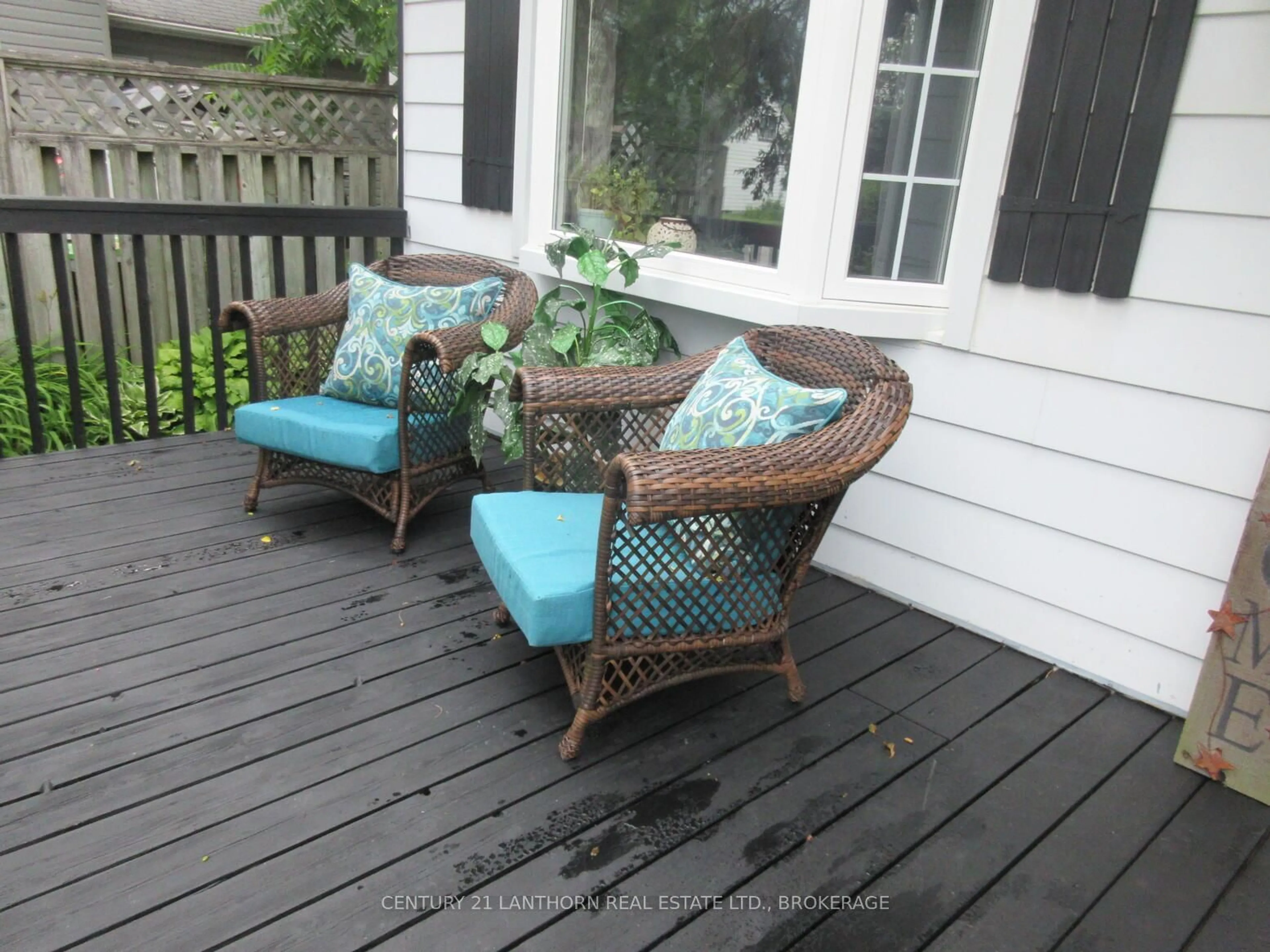 Patio, street for 240 Thomas St, Greater Napanee Ontario K7R 2H9