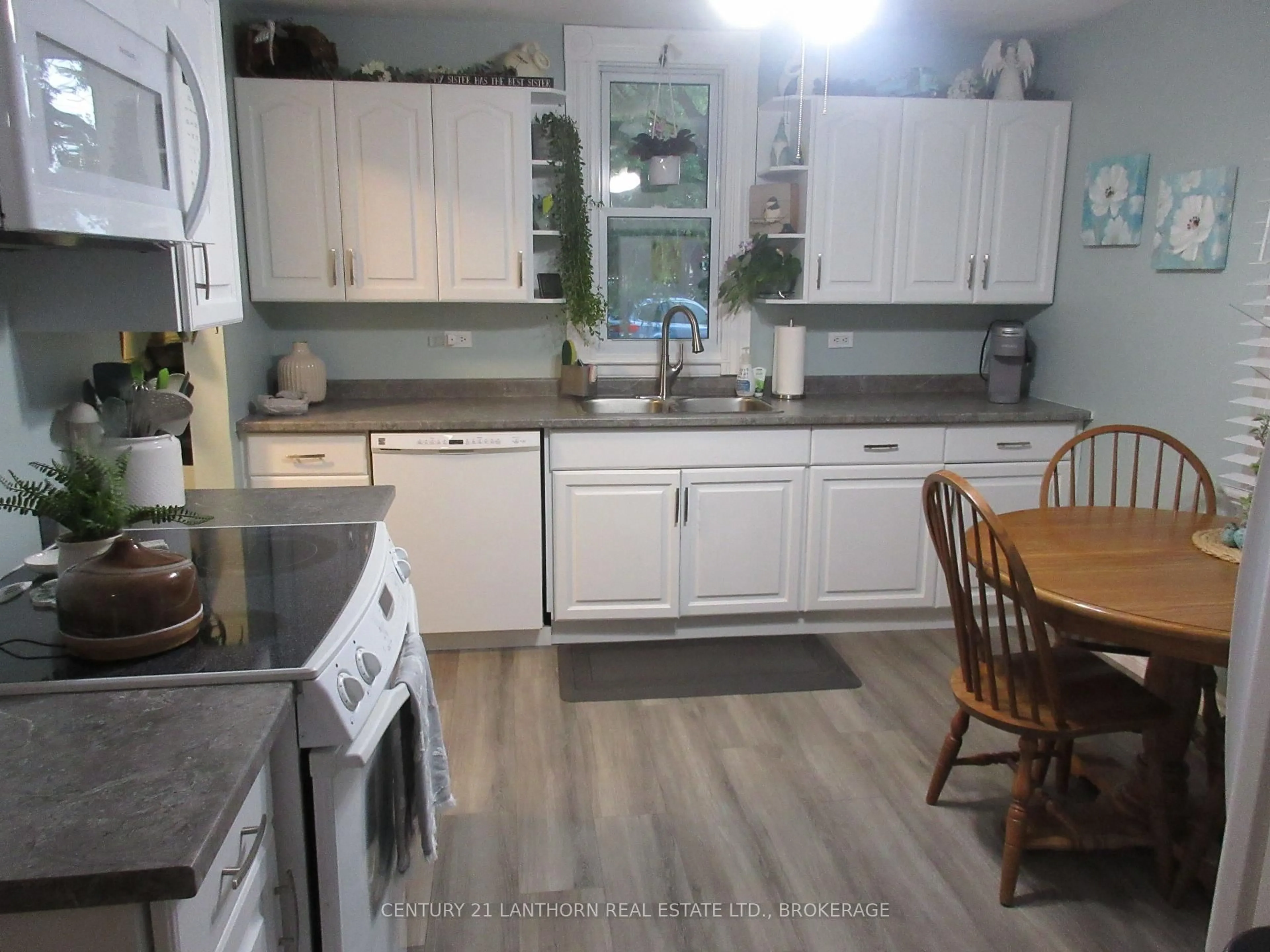 Unknown for 240 Thomas St, Greater Napanee Ontario K7R 2H9