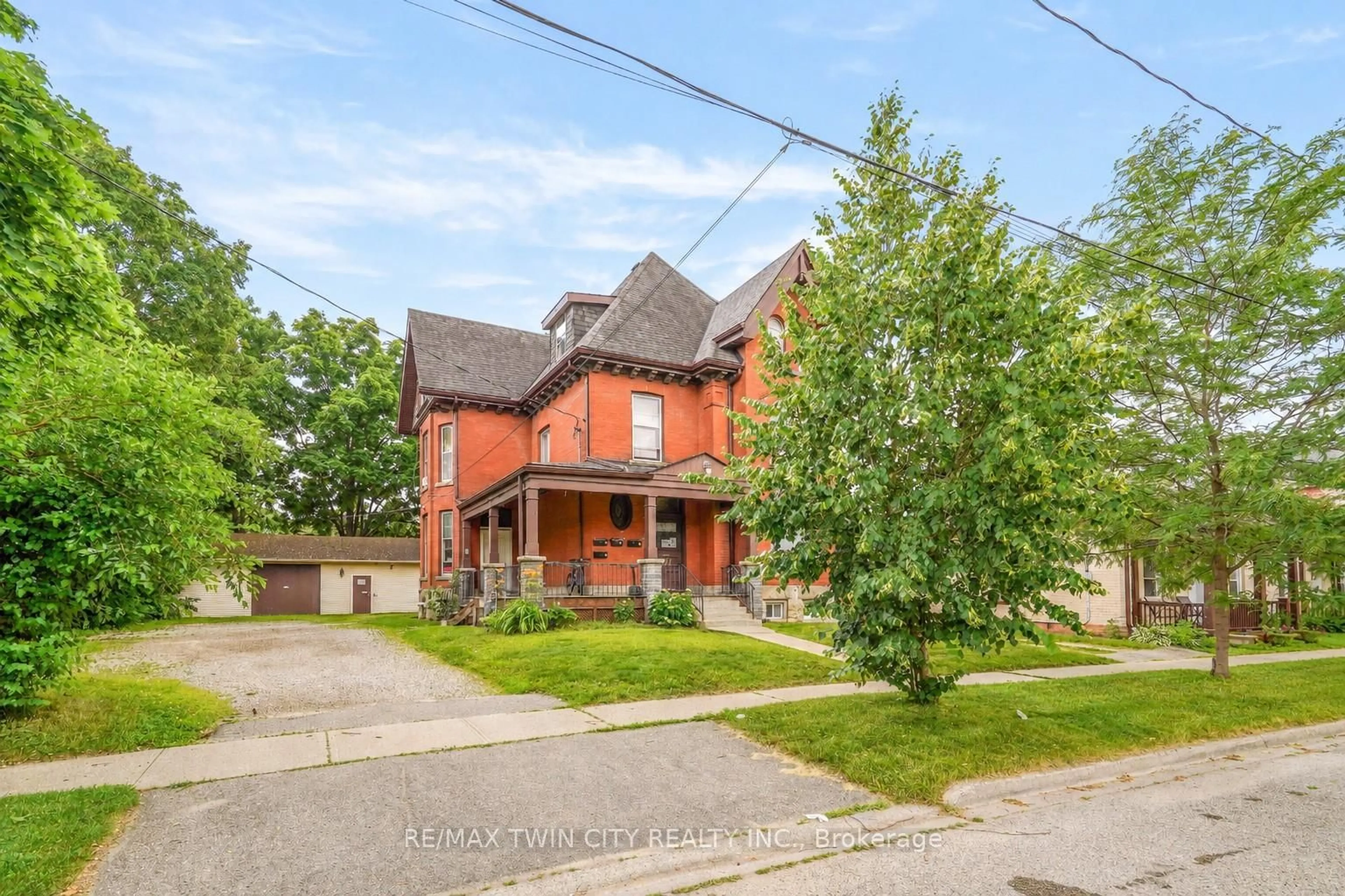 Home with brick exterior material, street for 171 Nelson St, Brantford Ontario N3S 4B7