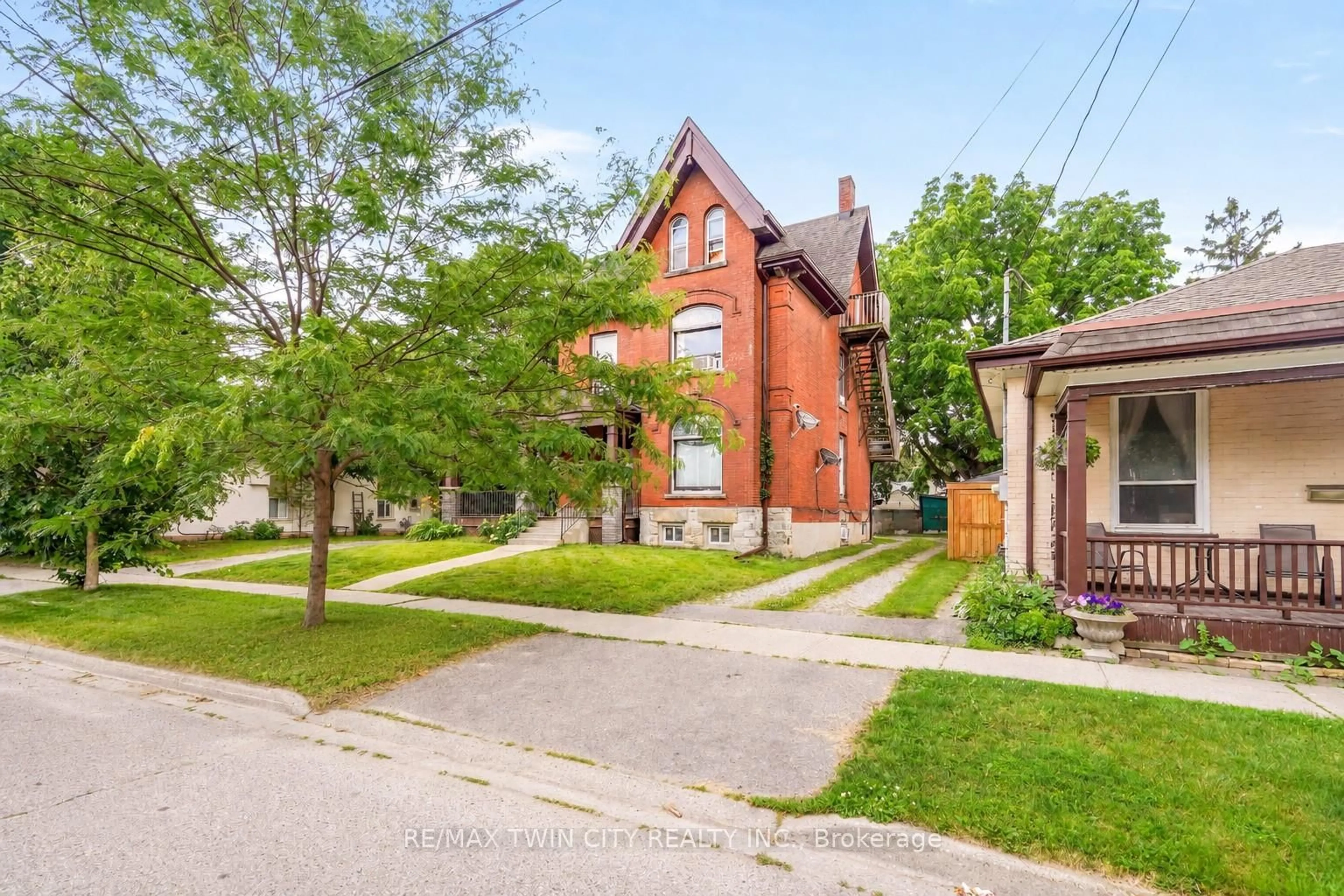 Home with brick exterior material, street for 171 Nelson St, Brantford Ontario N3S 4B7