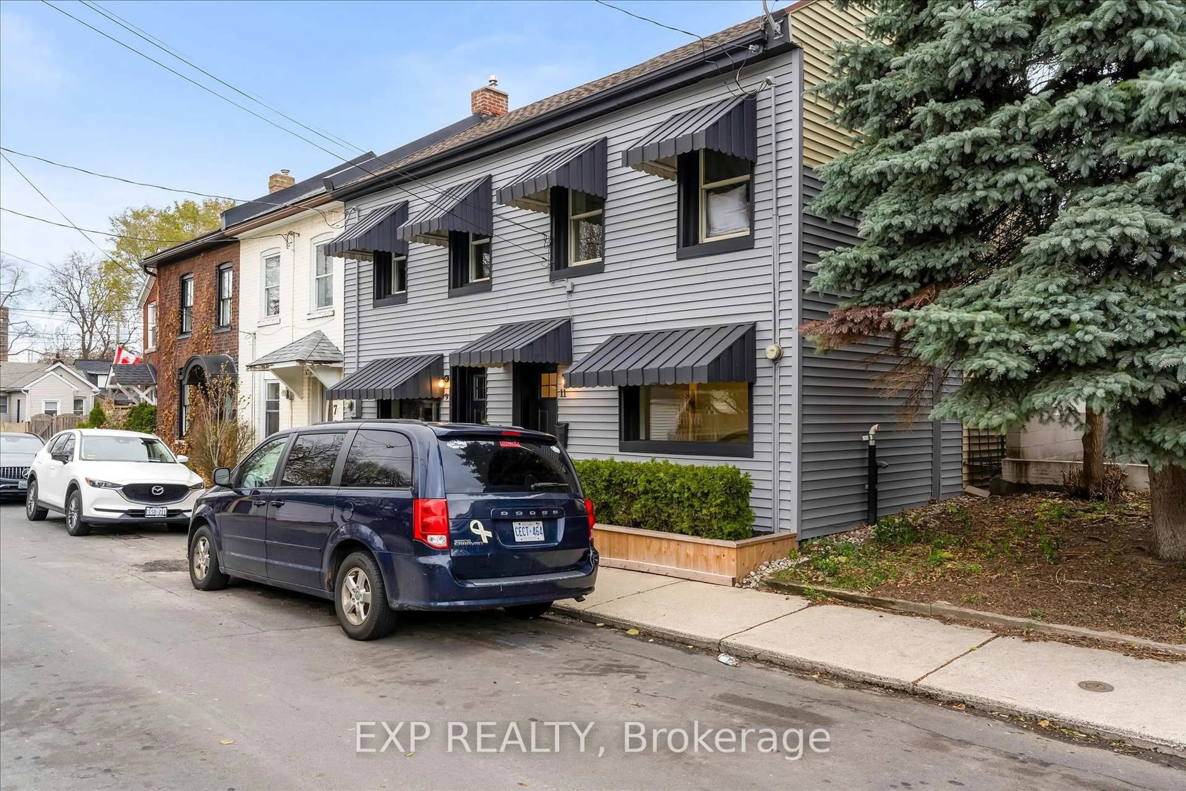 Unknown for 11 Ford St, Hamilton Ontario L8N 2P4
