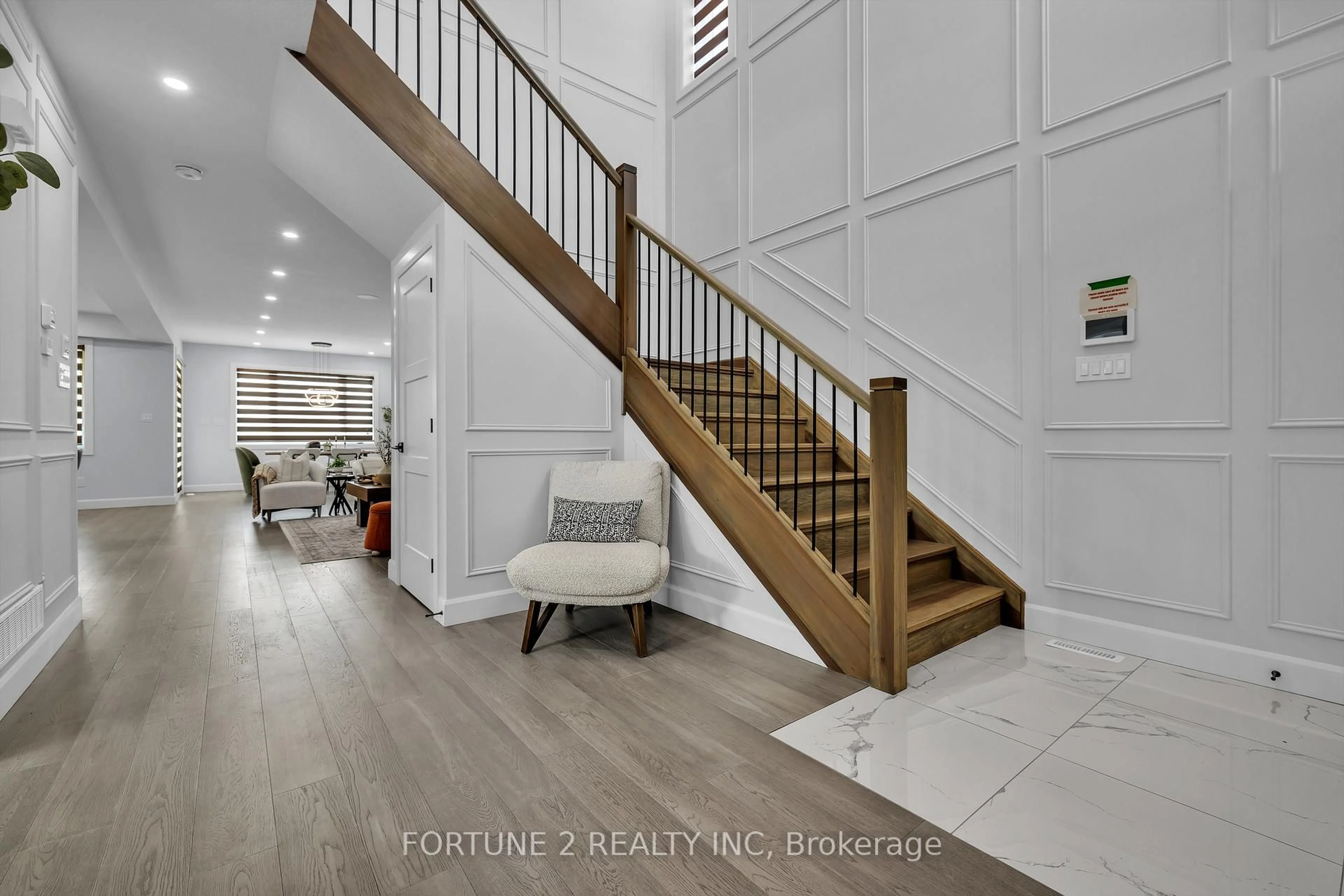Indoor entryway for 1143 Hobbs Dr, London South Ontario N6M 0M1