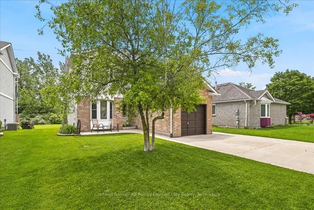 75 Edison Cres, Stratford 2