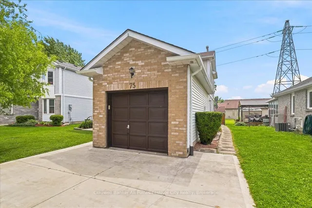 75 Edison Cres, Stratford 3
