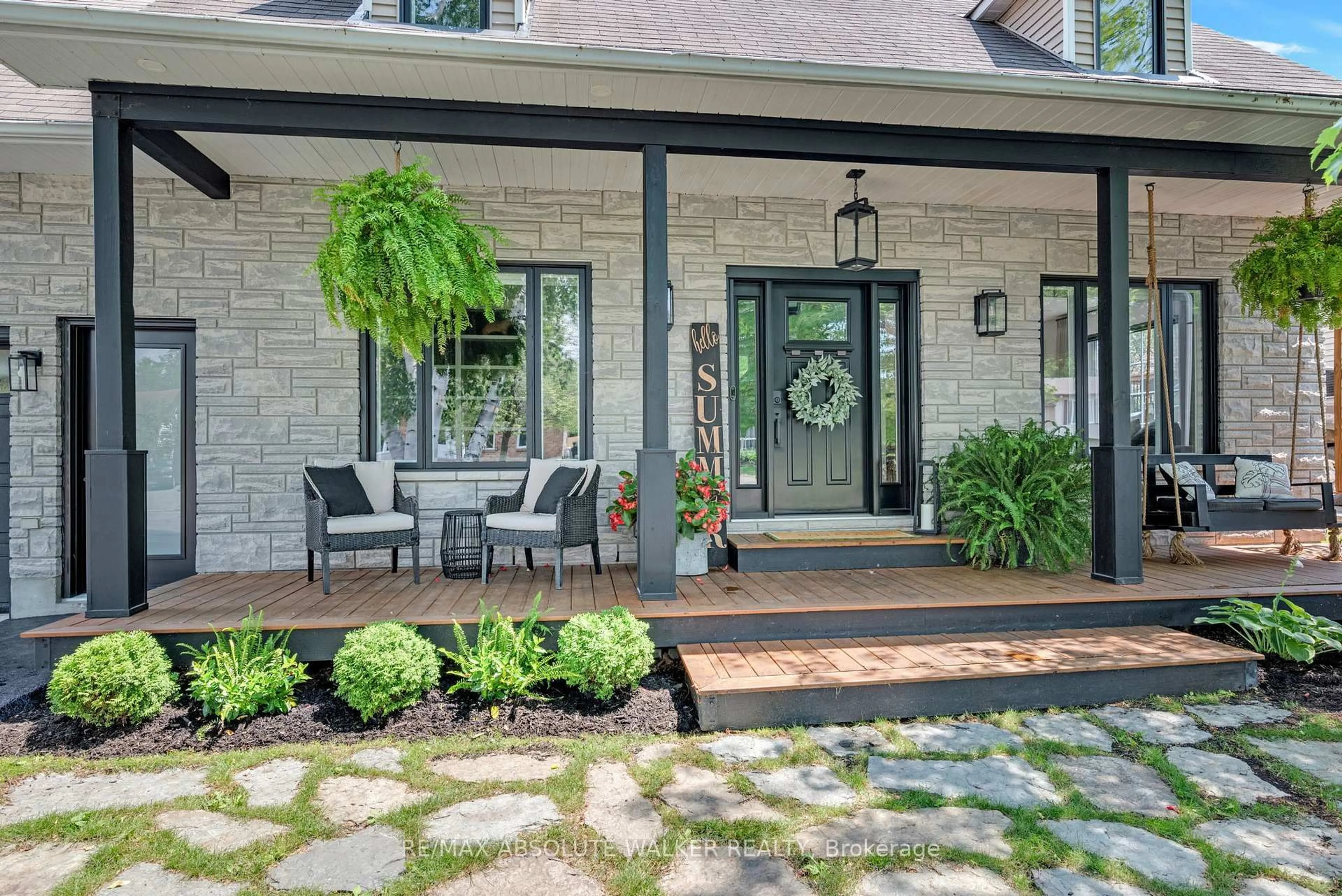 Patio, street for 905 Belvedere Ave, Clarence-Rockland Ontario K4K 1H1