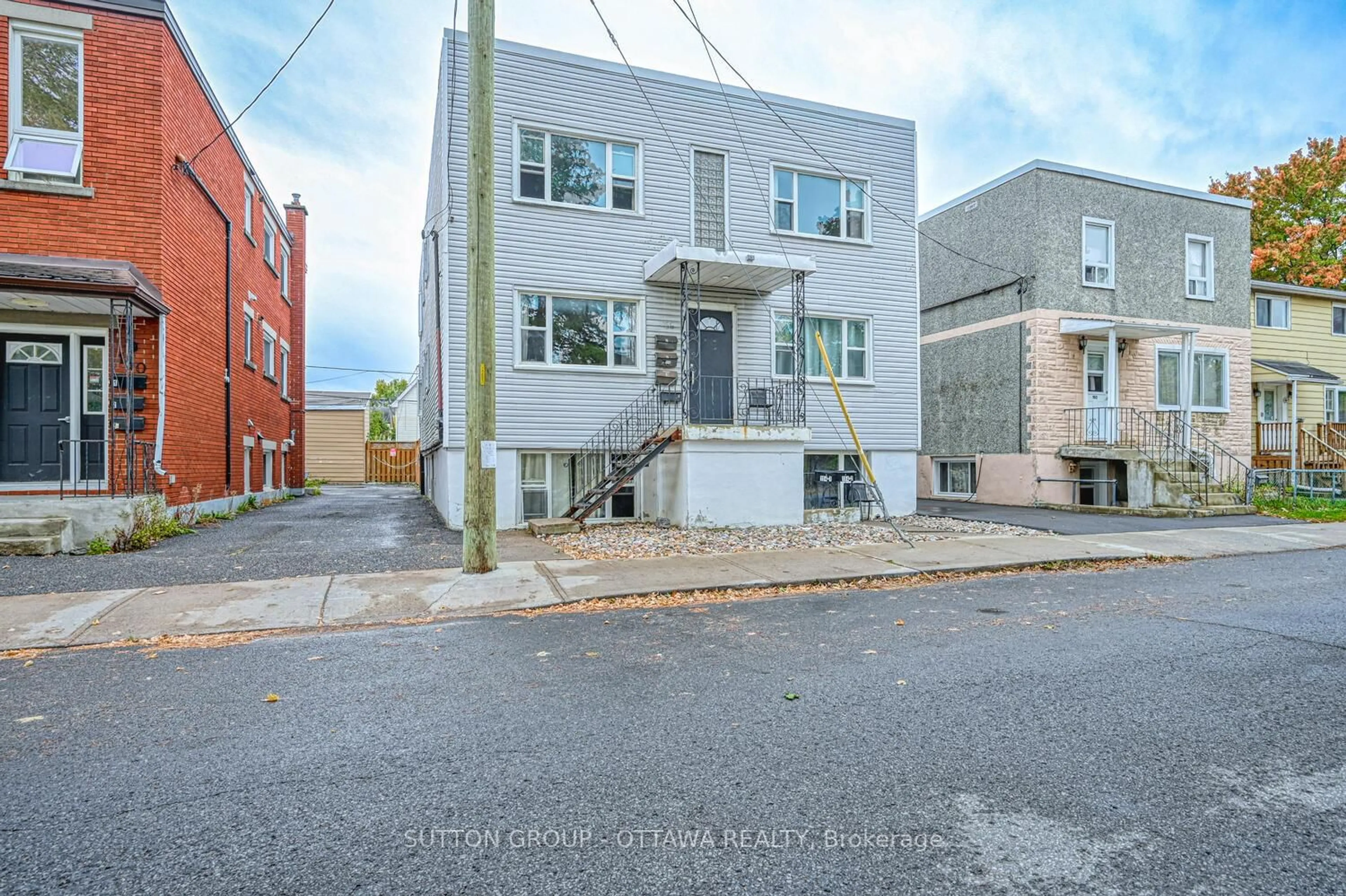 Unknown for 154-156 Dagmar Ave, Ottawa Ontario K1L 5T2