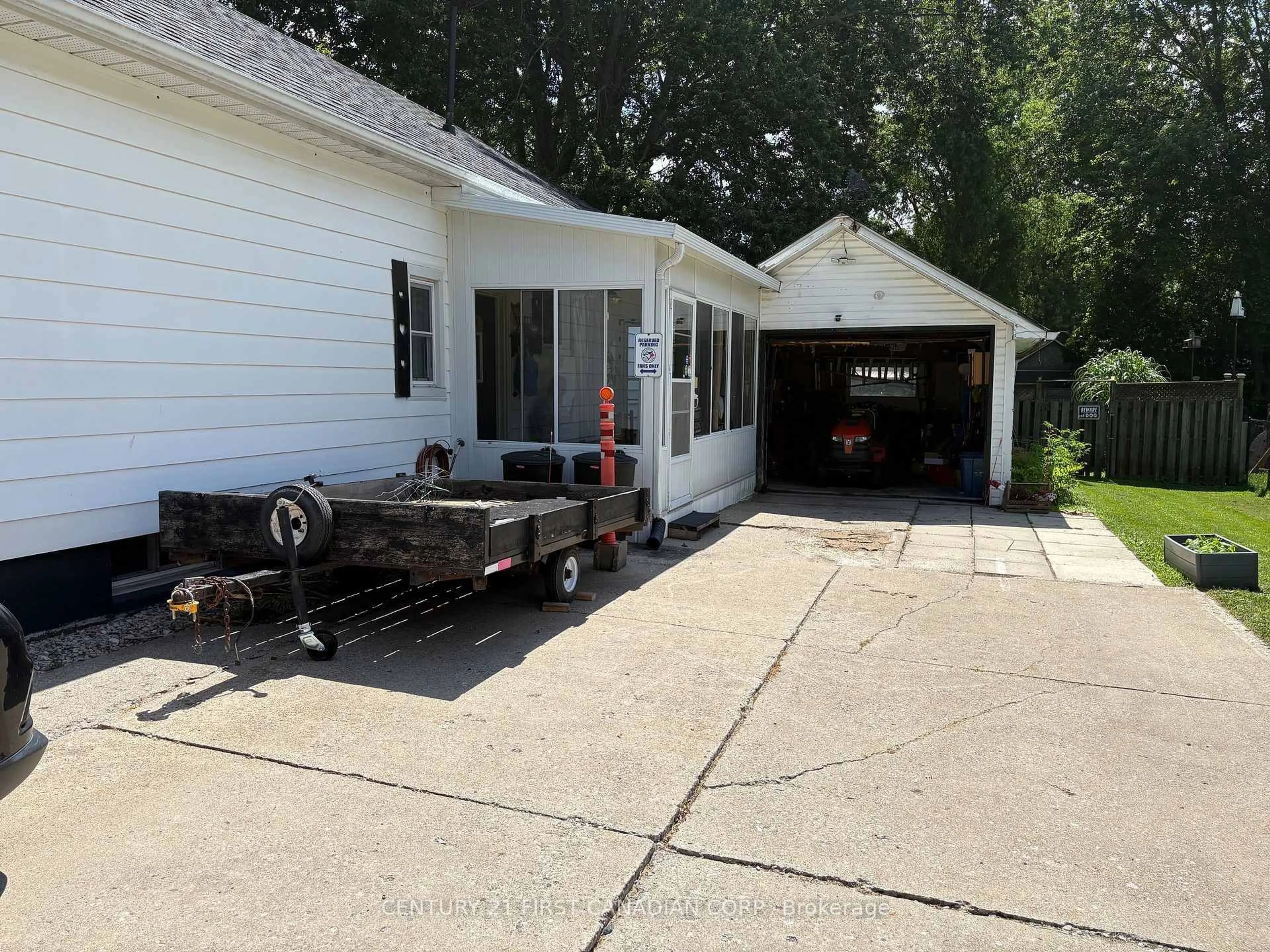 Unknown for 142 Frederic St, West Elgin Ontario N0L 2P0