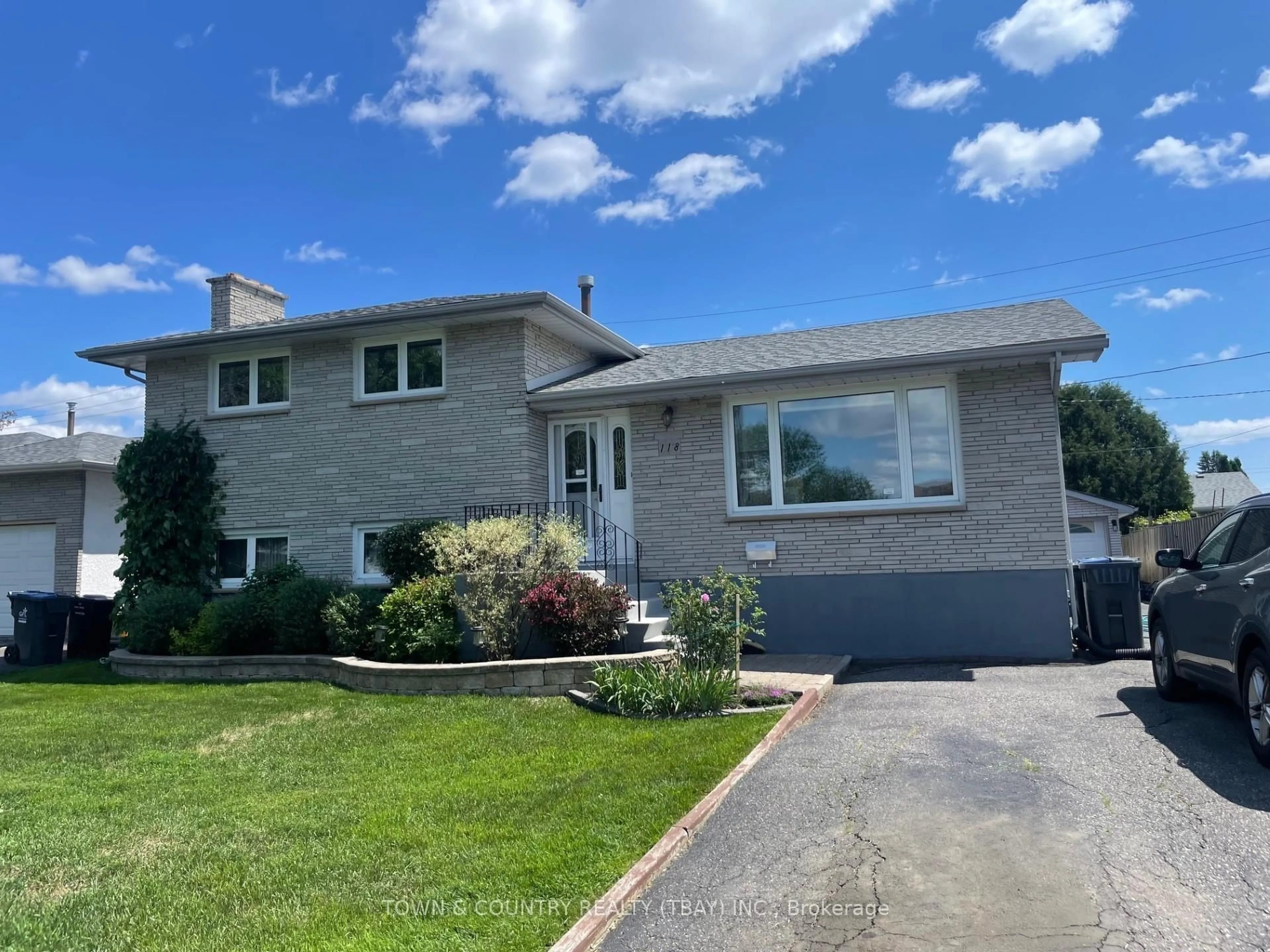 Home with vinyl exterior material, street for 118 BayBerry Cres, Thunder Bay Ontario P7C 2C9