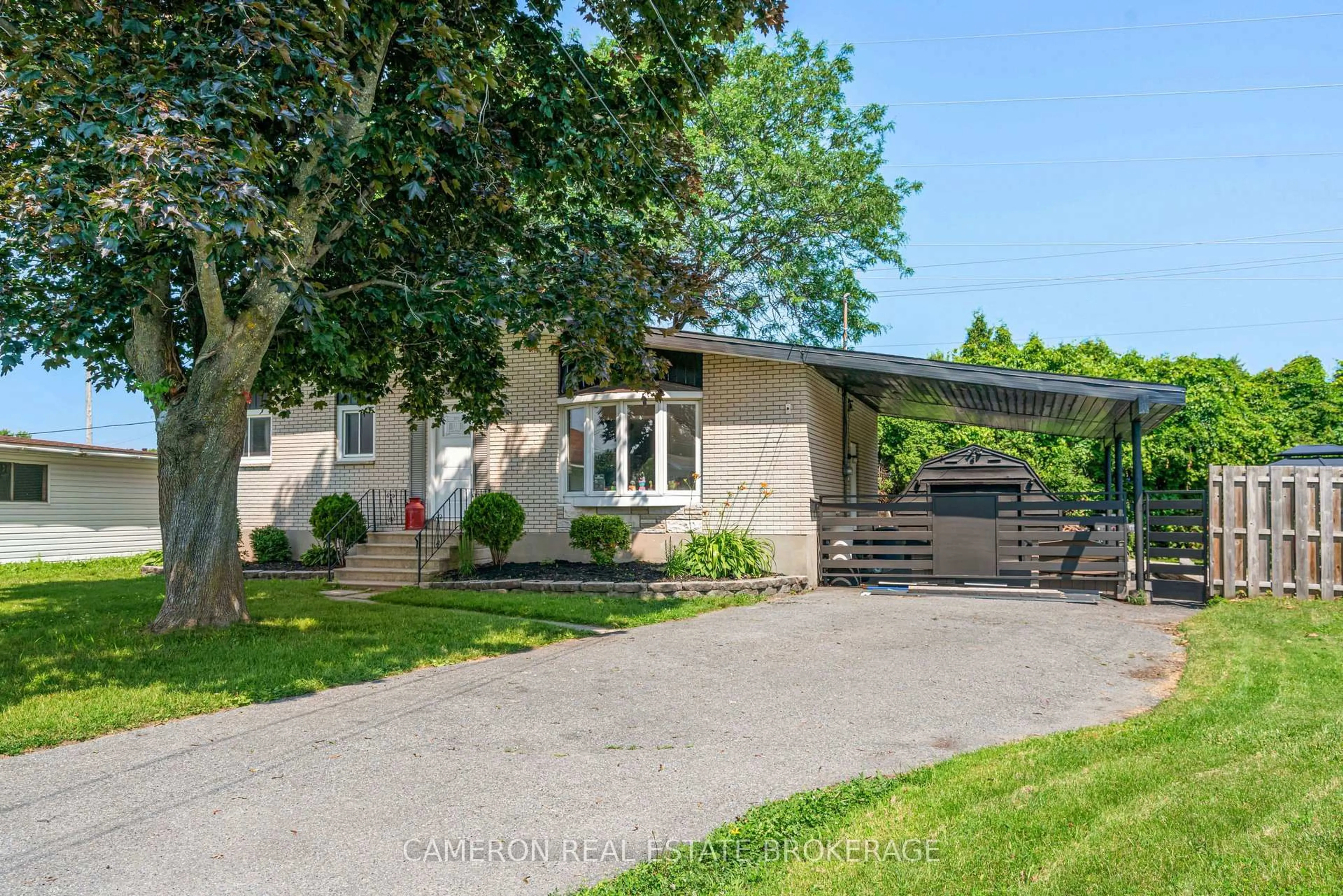 A pic from outside/outdoor area/front of a property/back of a property/a pic from drone, street for 255 Laframboise Ave, Cornwall Ontario K6H 3E6