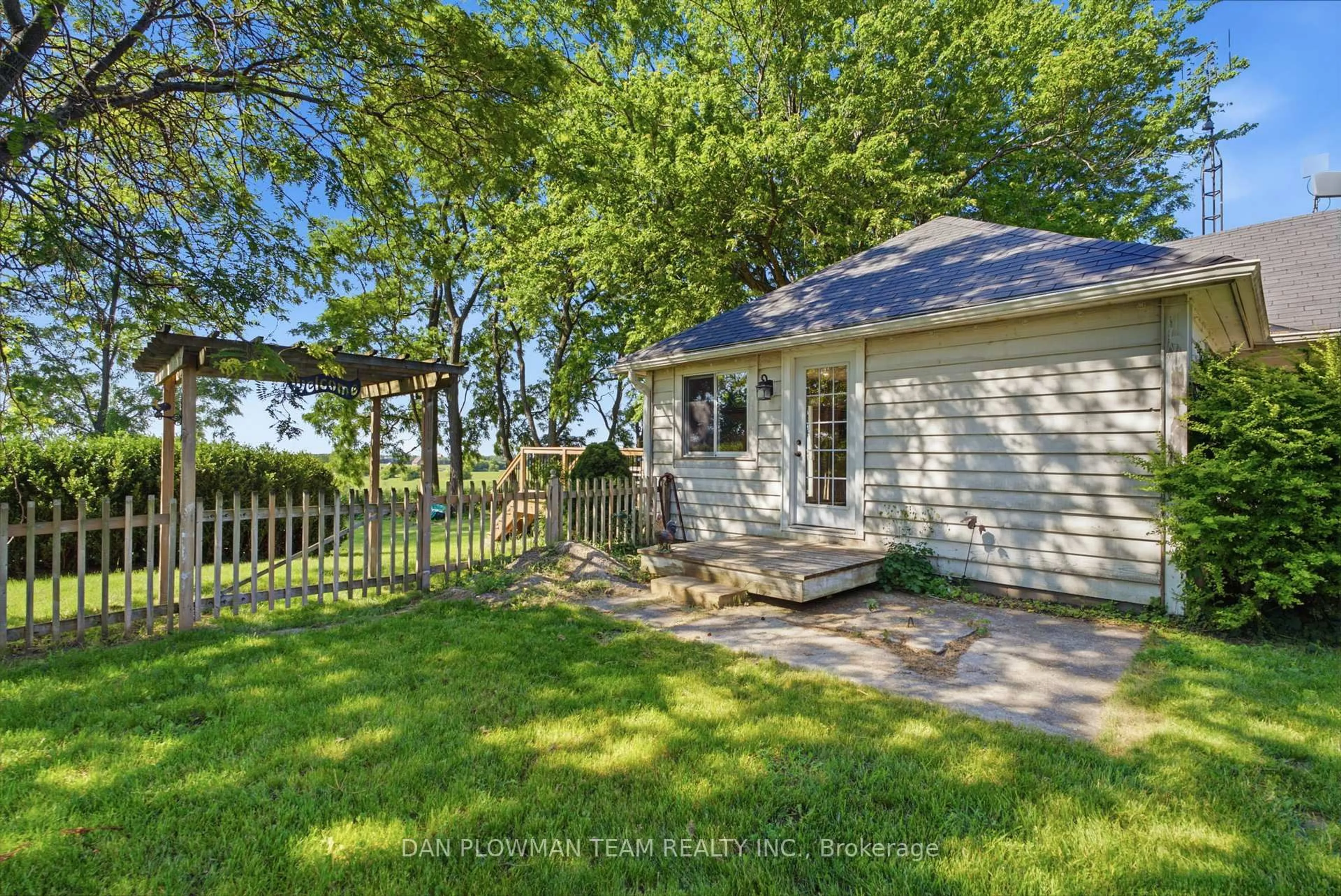 A pic from outside/outdoor area/front of a property/back of a property/a pic from drone, unknown for 953 County 2 Rd, Port Hope Ontario L1A 3V7