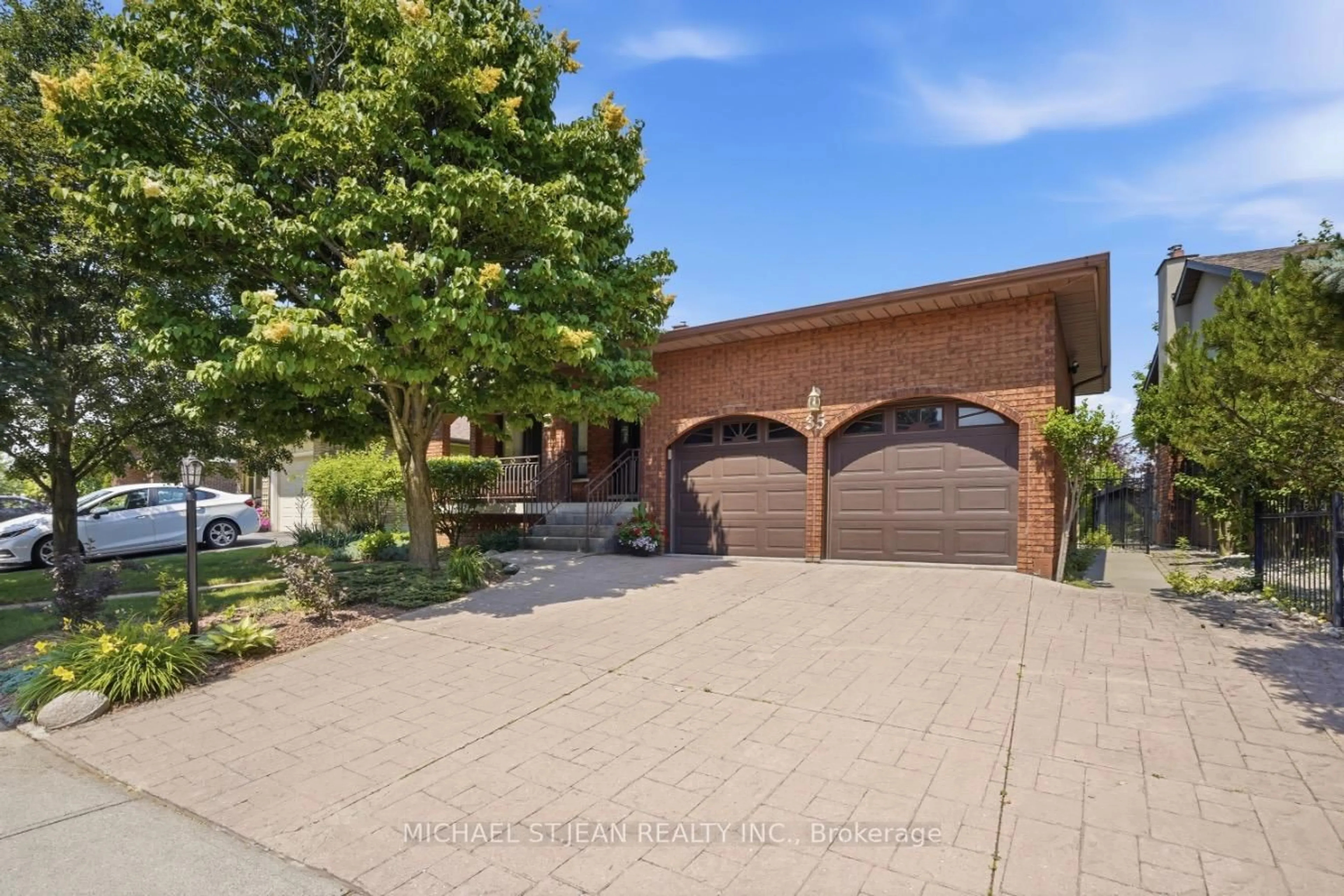 Home with brick exterior material, street for 35 Audubon St, Hamilton Ontario L8J 1J6