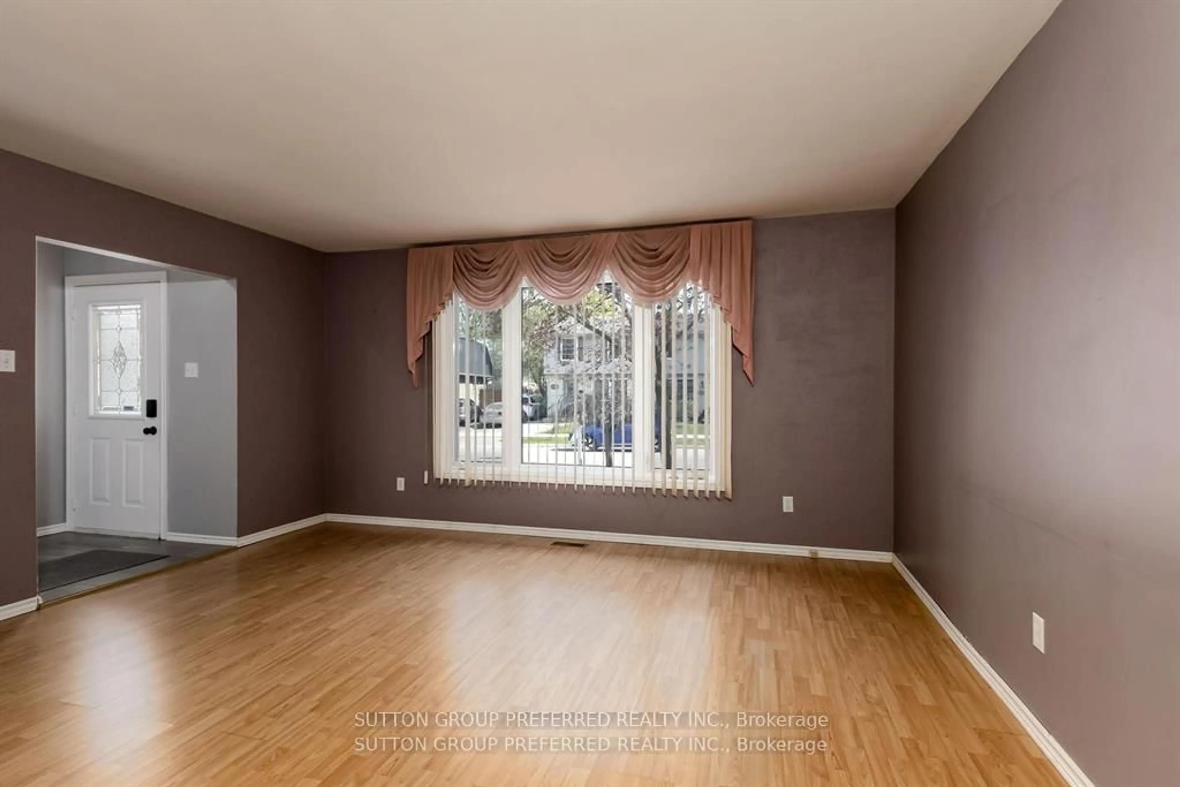 A pic of a room for 95 Scotchmere Cres, London South Ontario N6E 1Z9