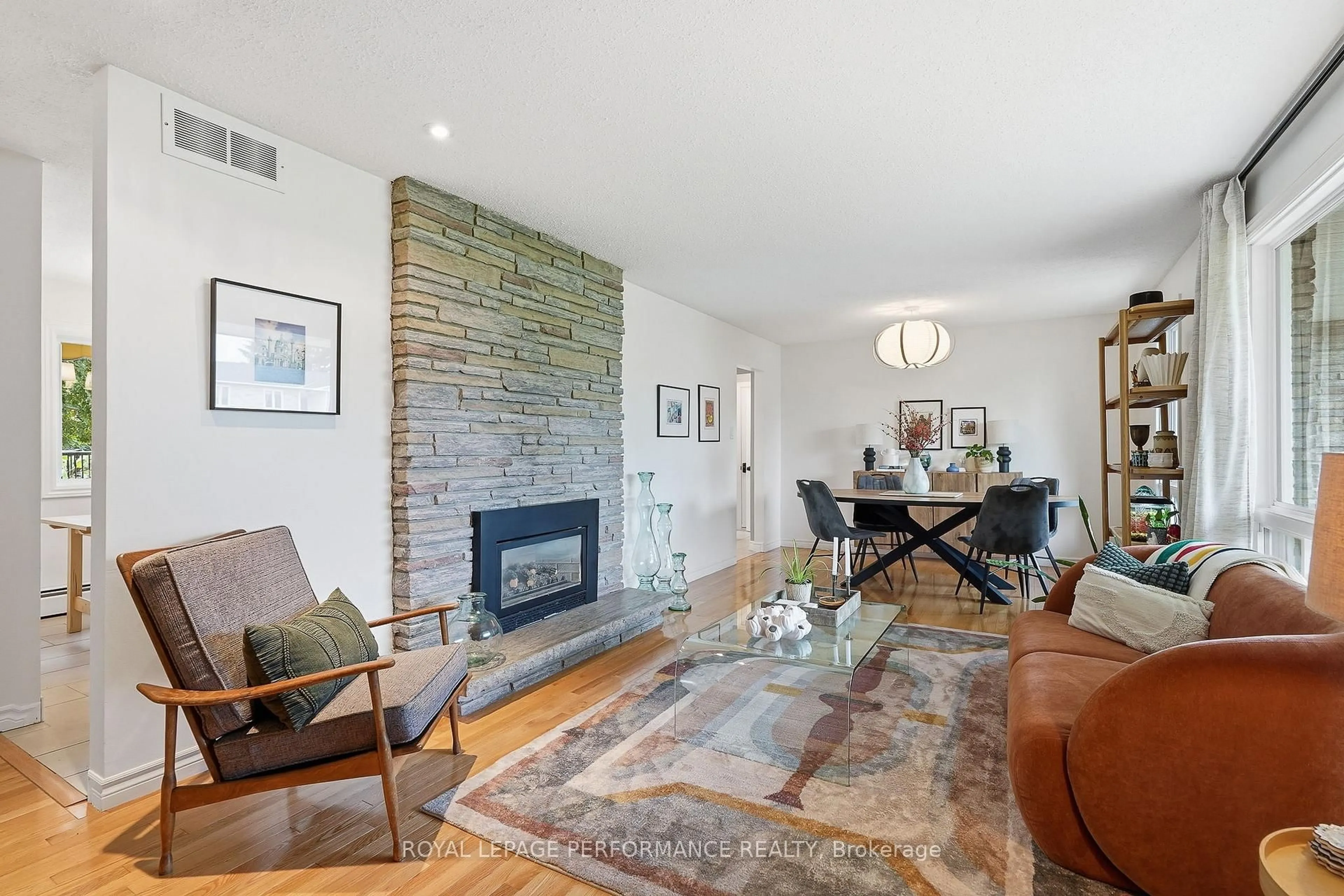 Living room with furniture, unknown for 119 Centenaire St, Russell Ontario K0A 1W0
