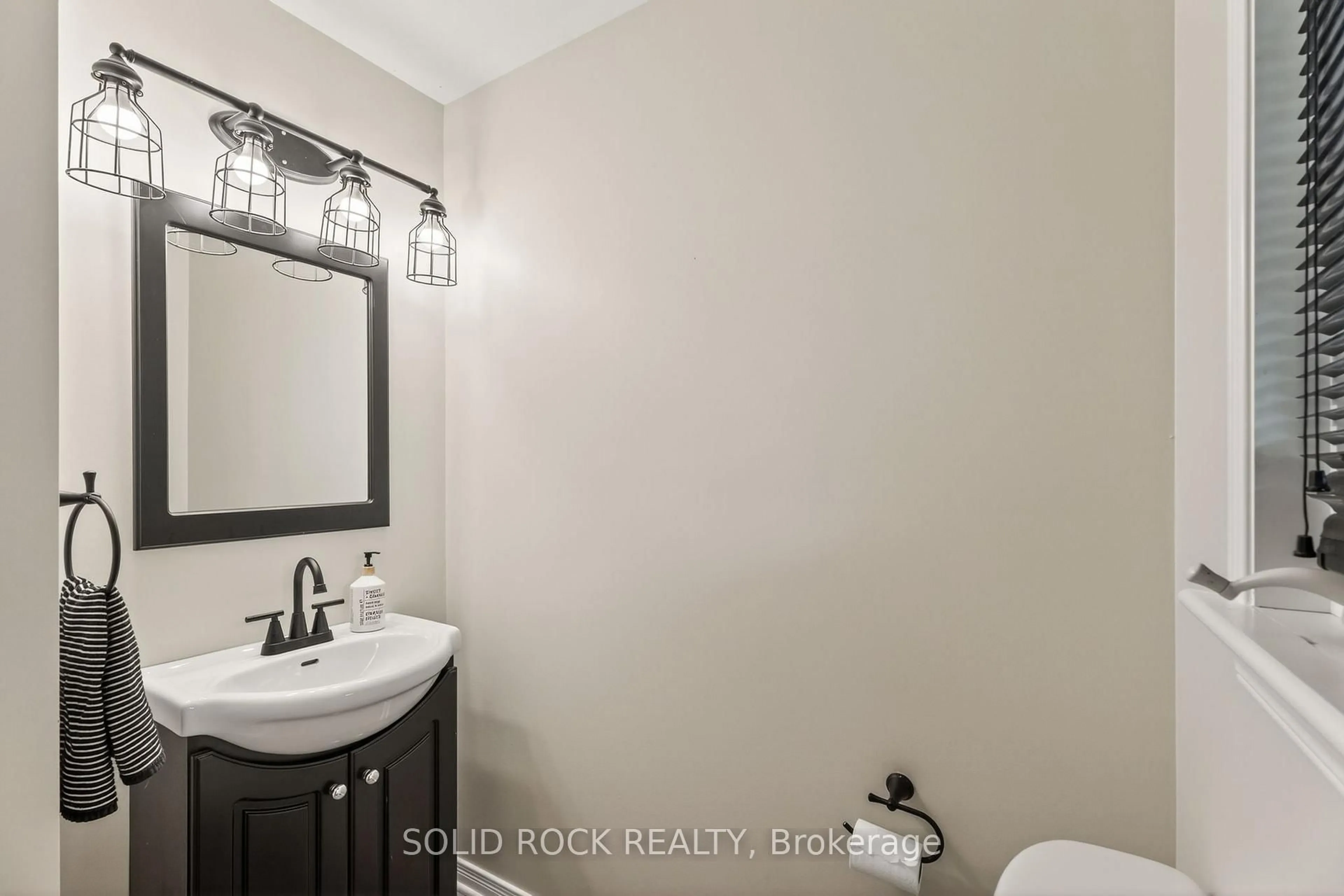 Standard bathroom, ceramic/tile floor for 4230 Gordon Murdock Rd, Osgoode Ontario K0A 2W0