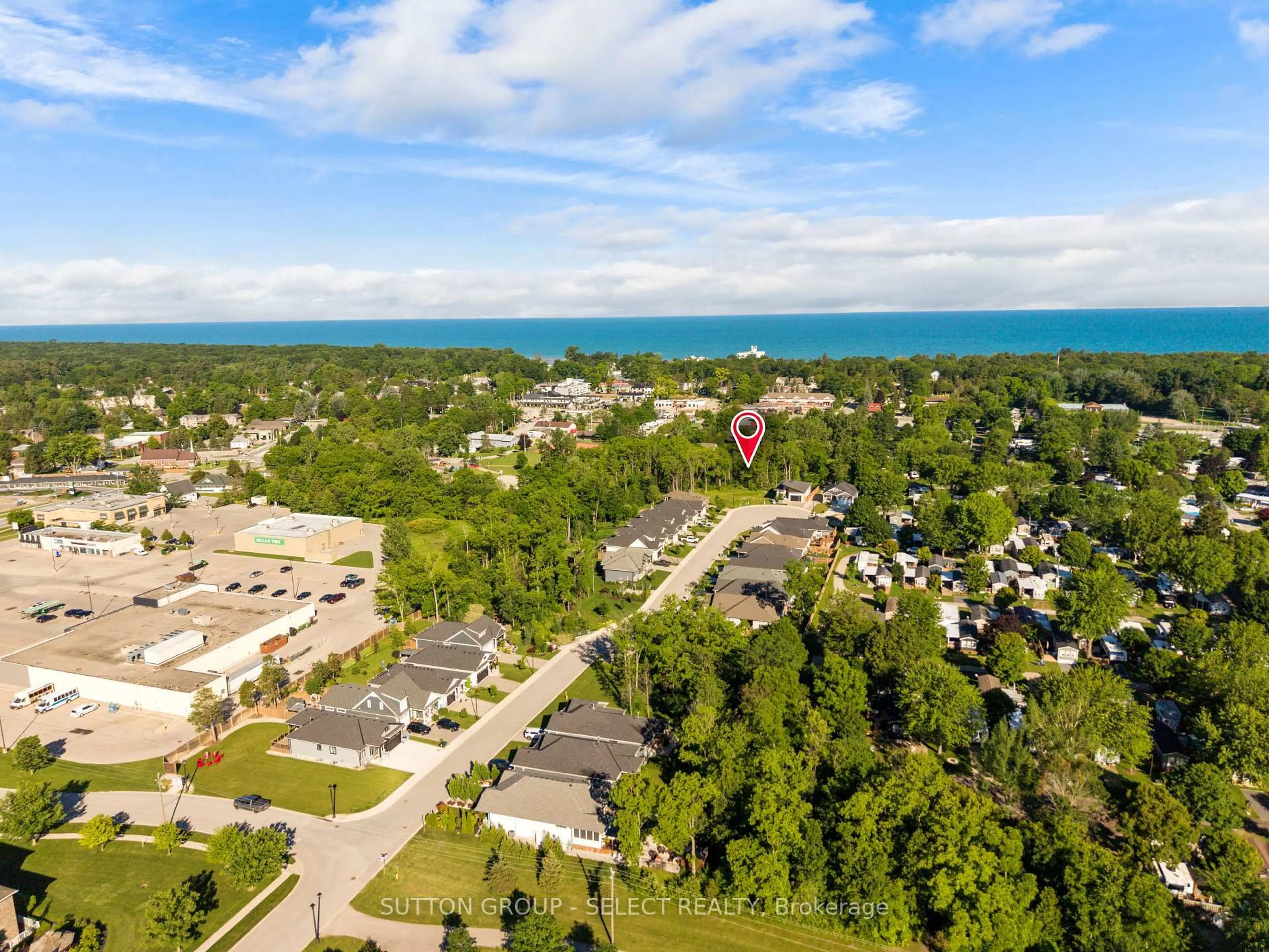 A pic from outside/outdoor area/front of a property/back of a property/a pic from drone, water/lake/river/ocean view for LOT 17 CREEKSIDE Pl, Lambton Shores Ontario N0M 1T0